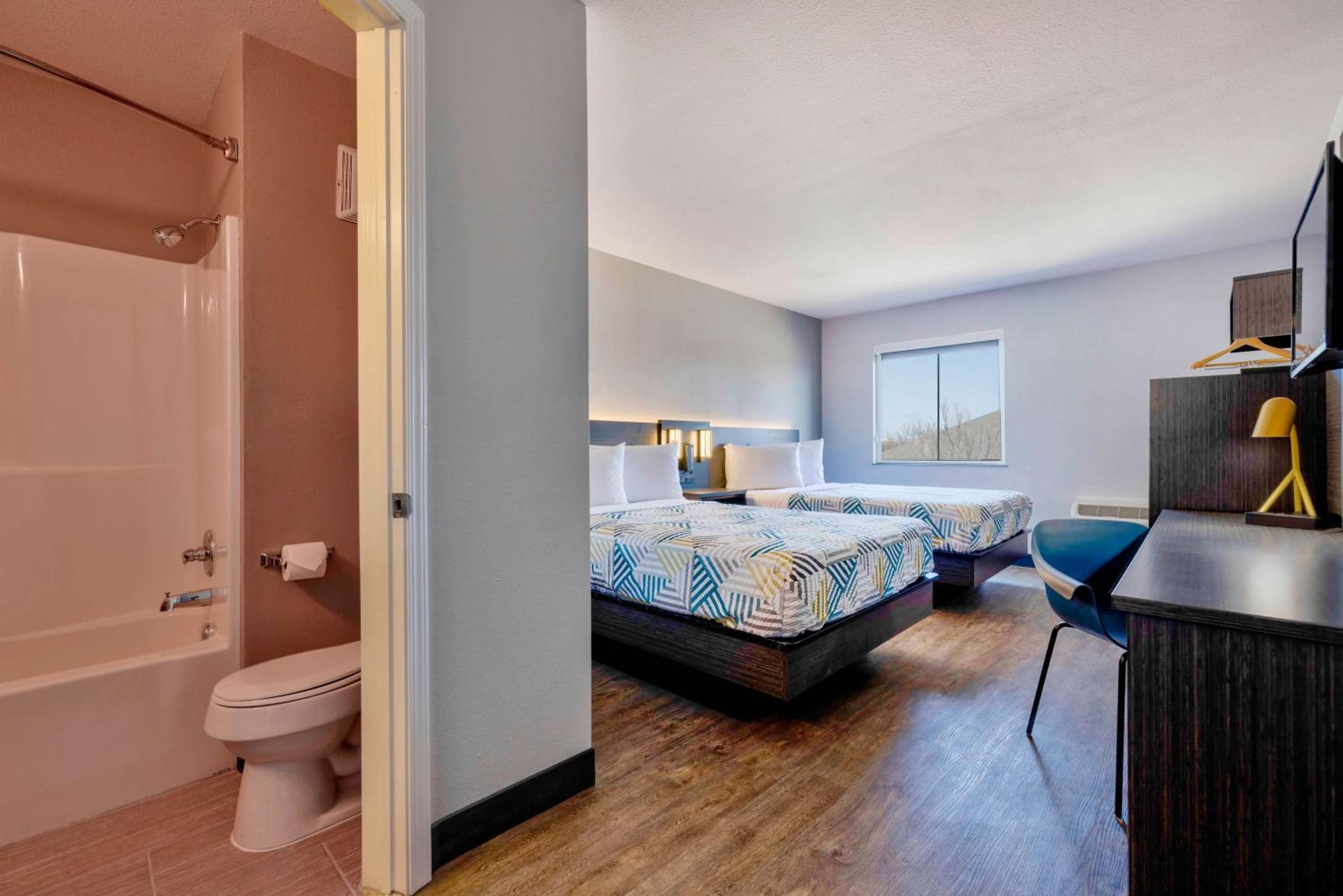 Deluxe Quadruple Room - Non-Smoking - Photo 5
