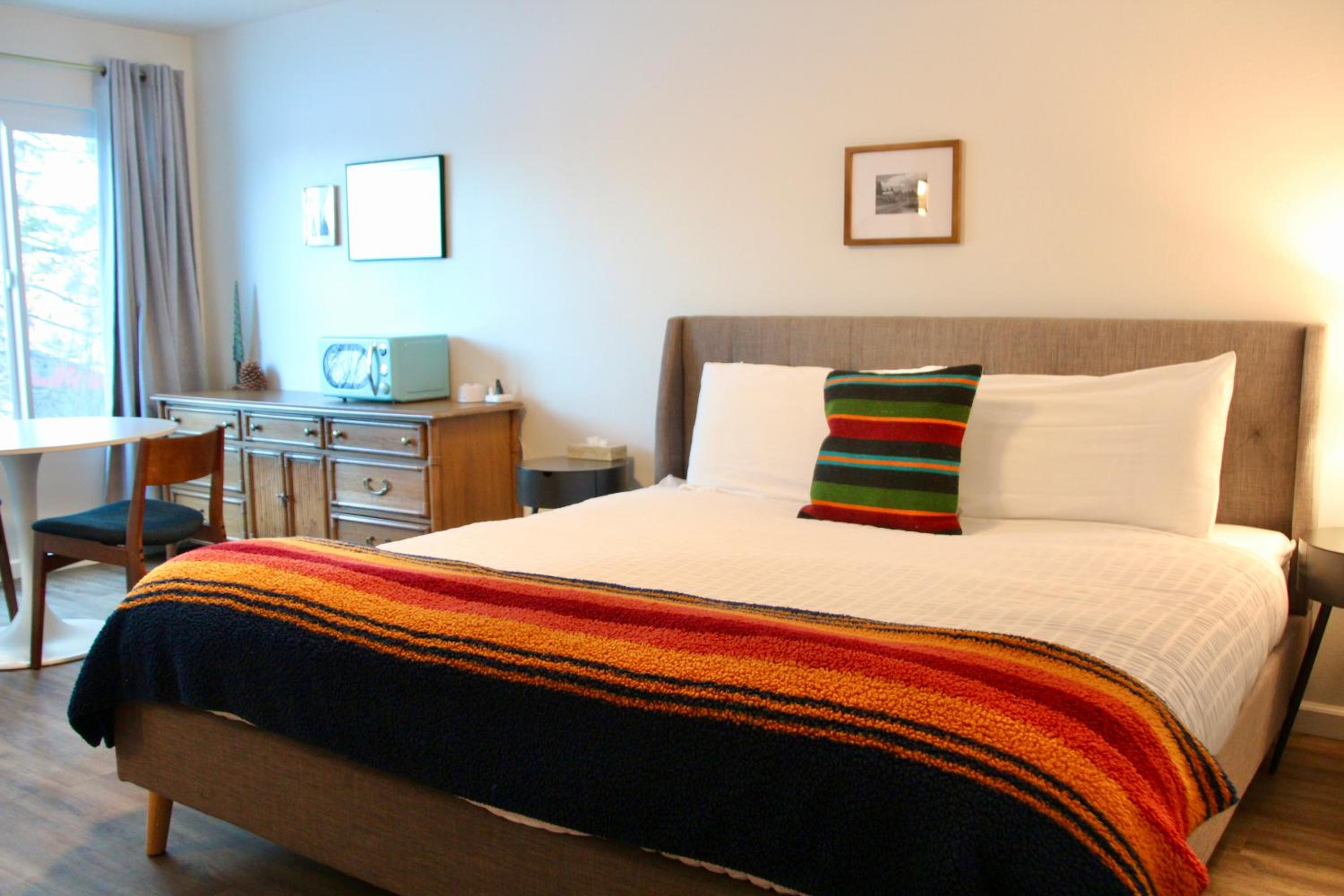 Deluxe King Suite - Photo 1
