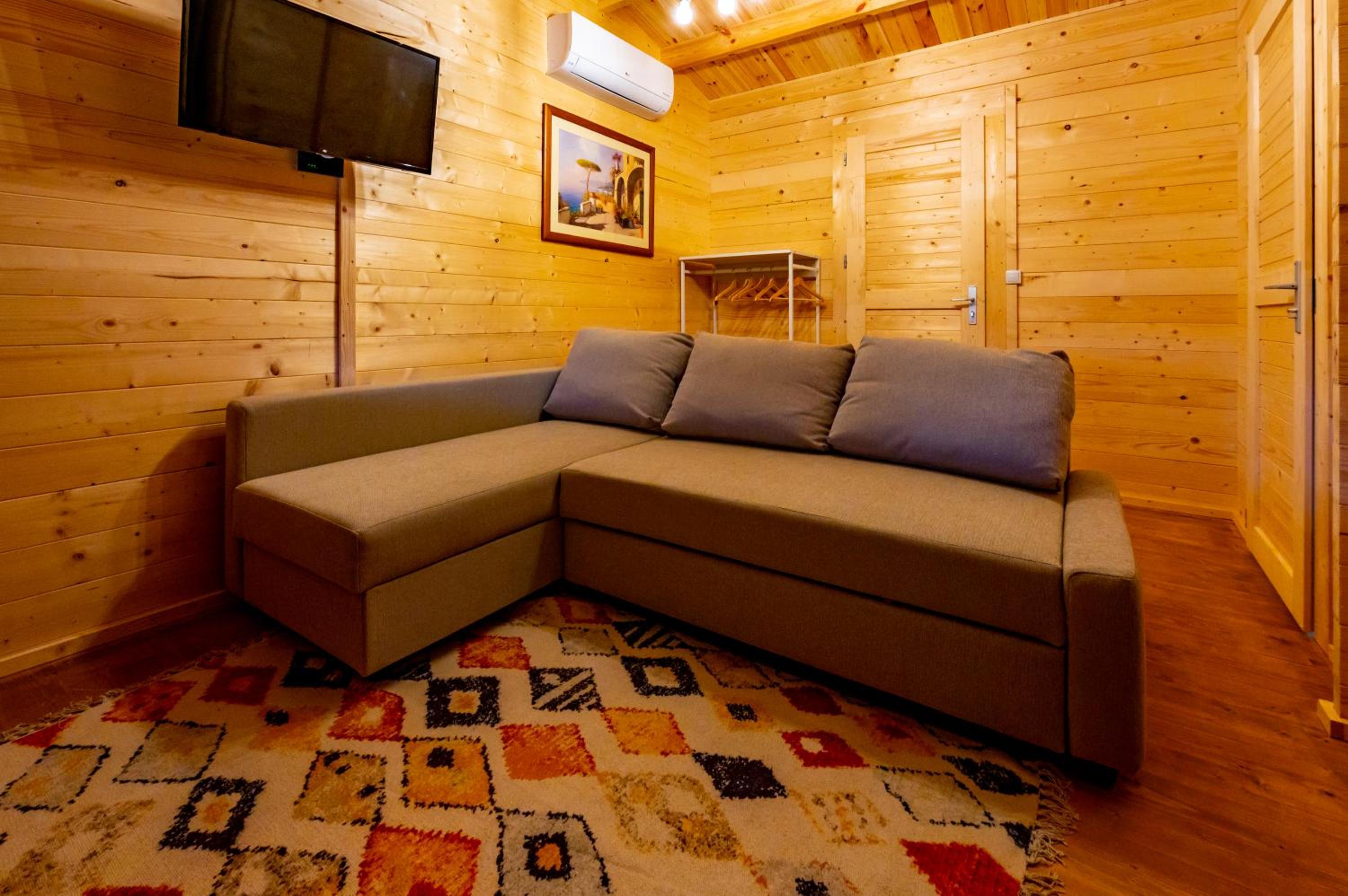 Bungalow with Patio