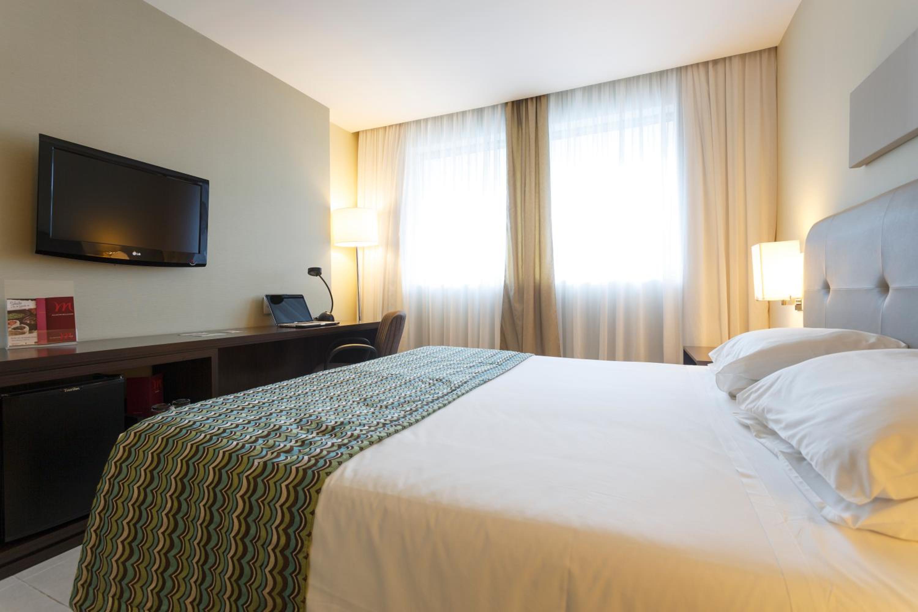 Superior Twin Room with Balcony - Photo 3