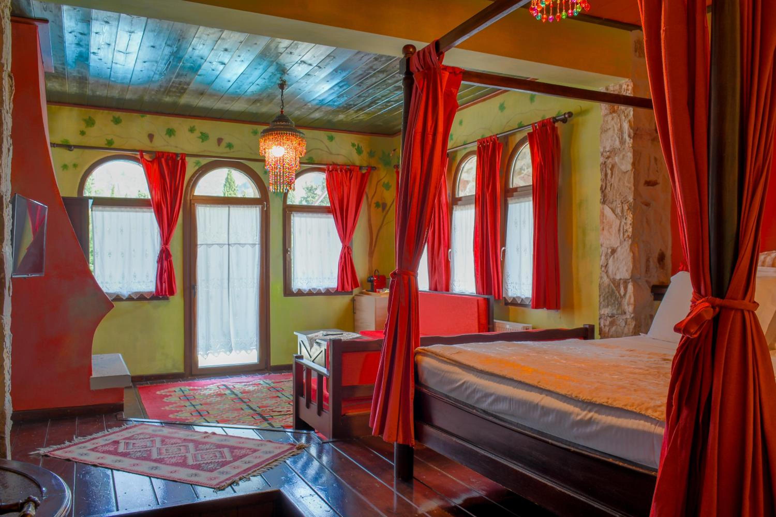 Junior Suite with Panoramic Meteora View