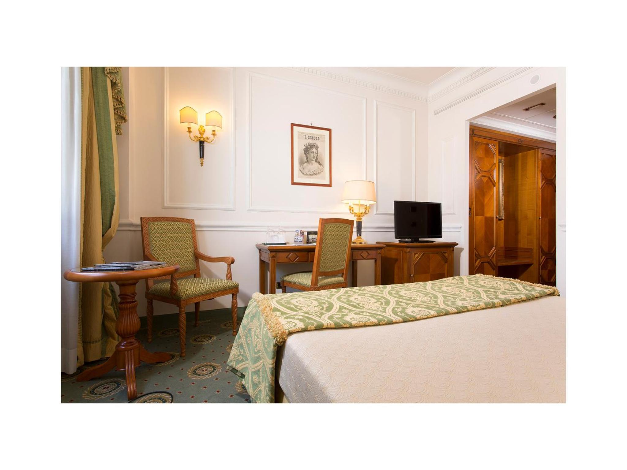 Double Room - Photo 5