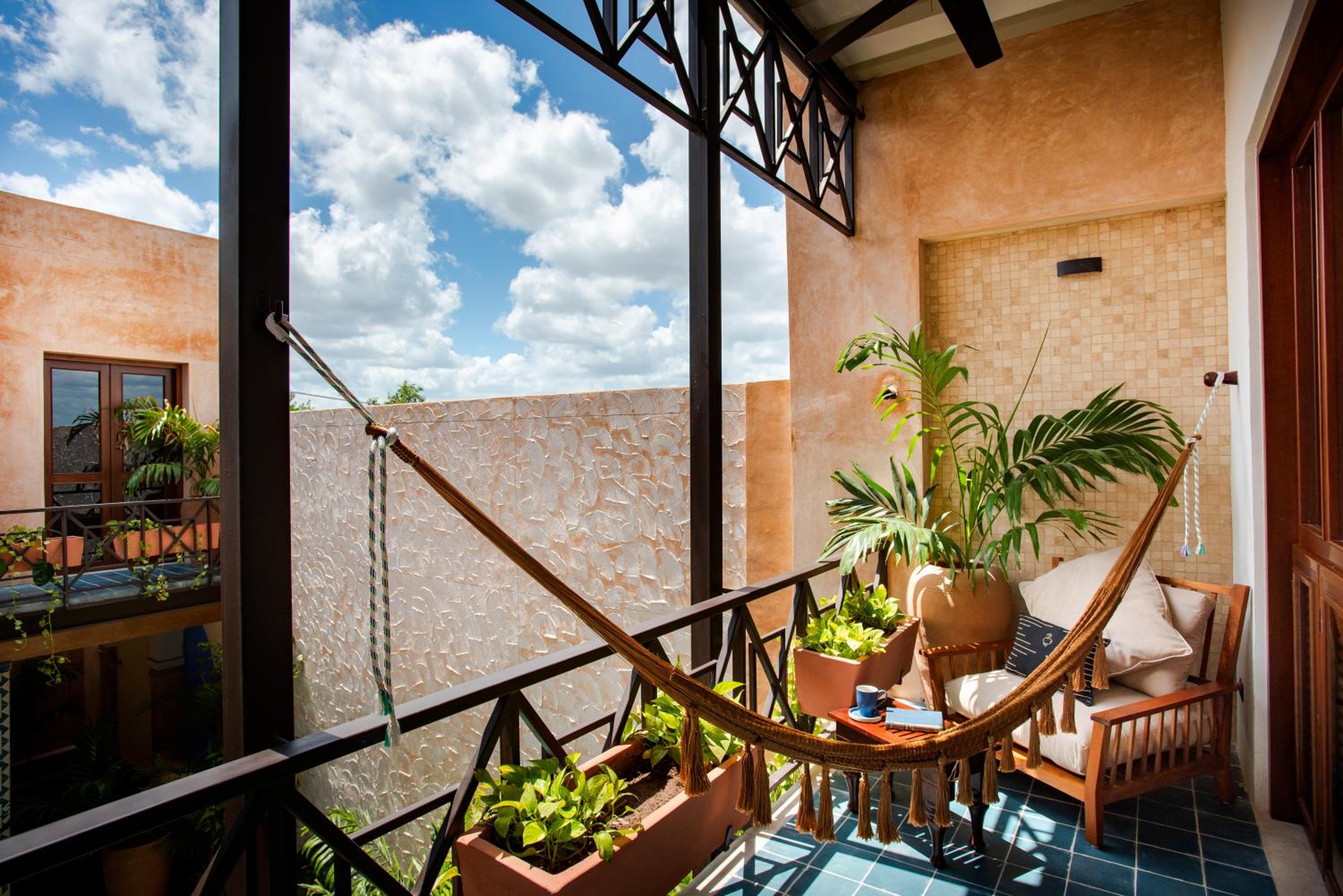 Suite with Balcony -1st Floor King - Photo 5