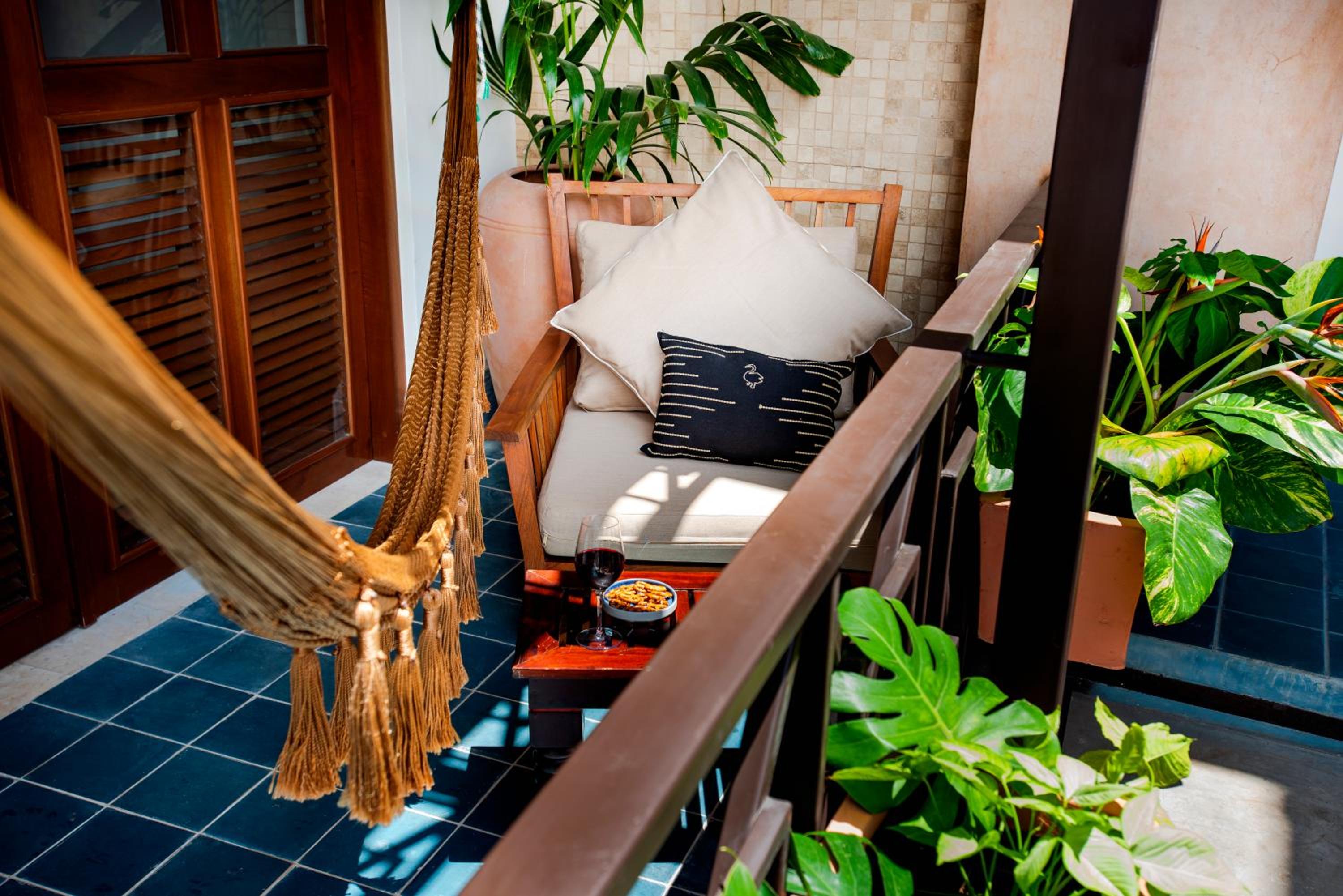 Suite with Balcony -1st Floor King - Photo 8