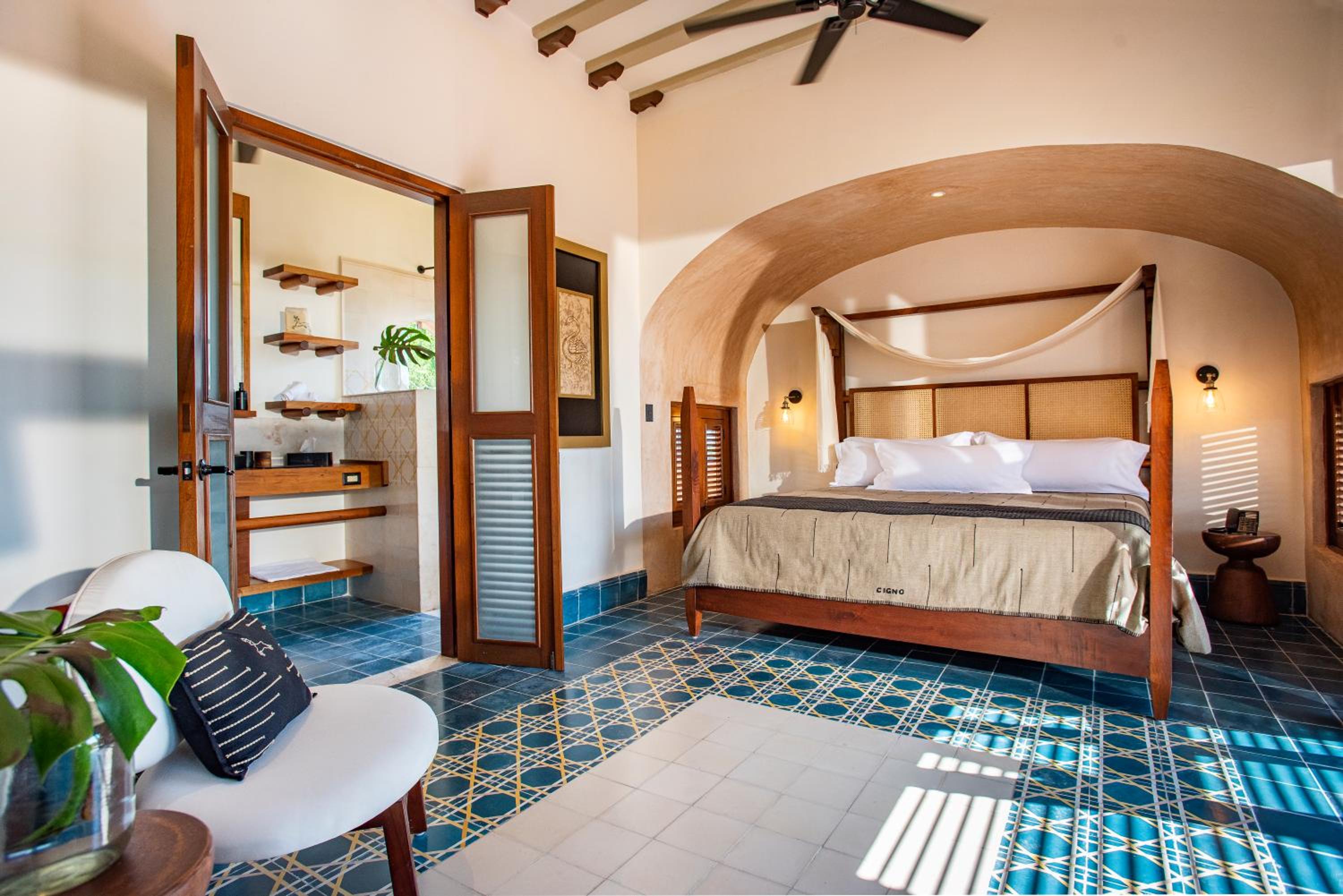 Deluxe Rooftop Suite King - Photo 1