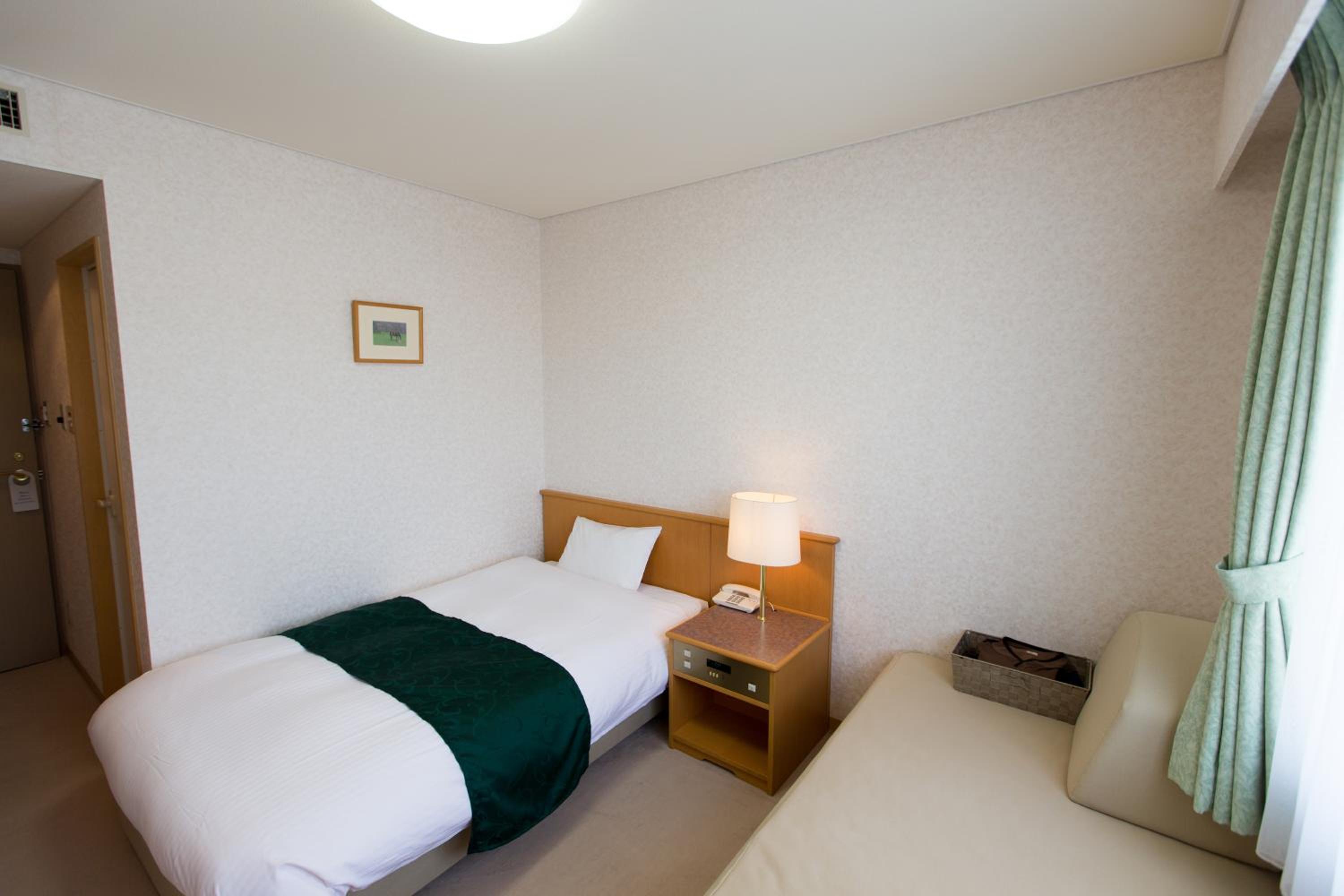 Standard Single Room - Non-Smoking
