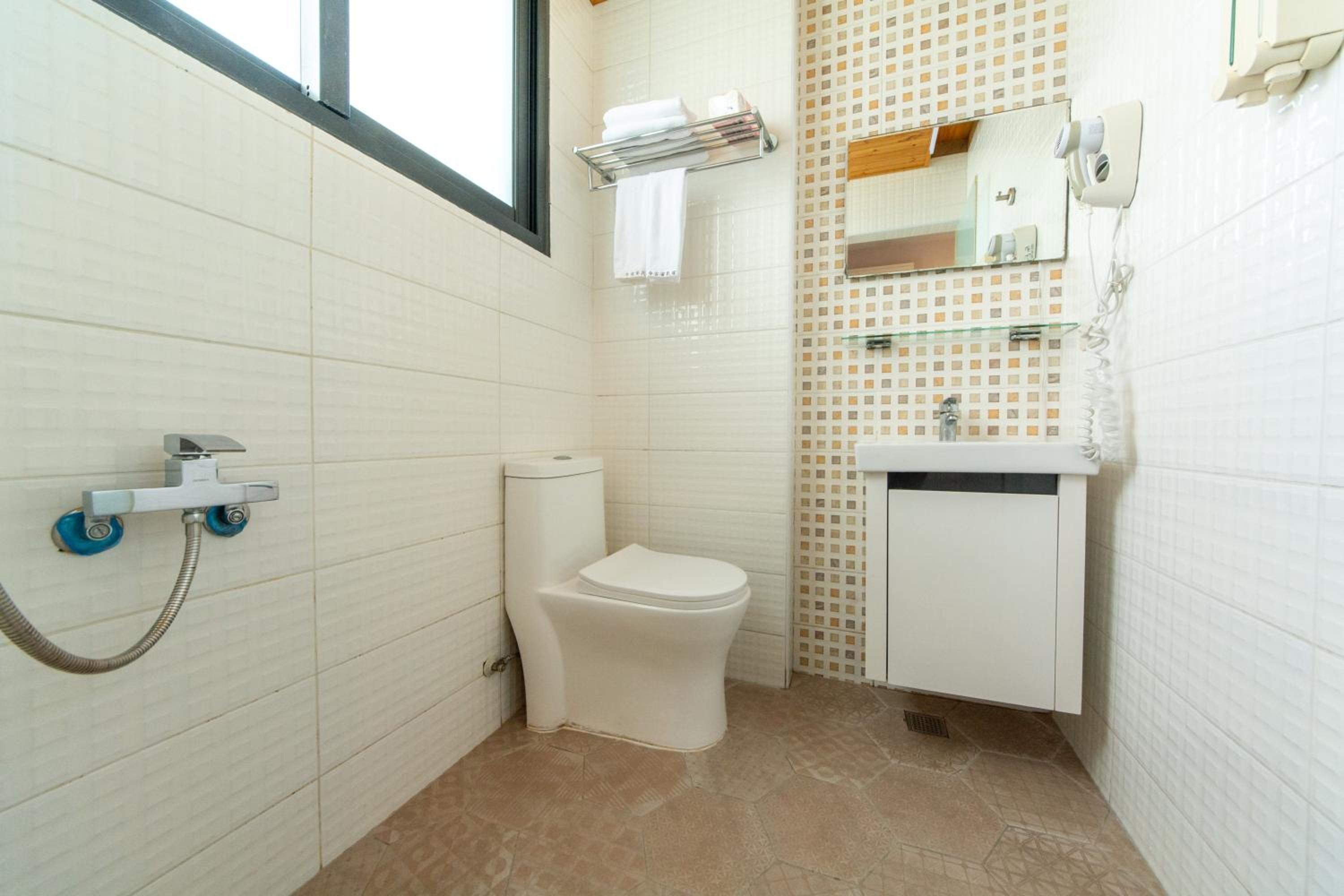 Double Room with Private Bathroom - Assign room upon Check-in photo 3