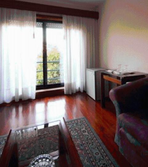 Suite Room - Photo 3