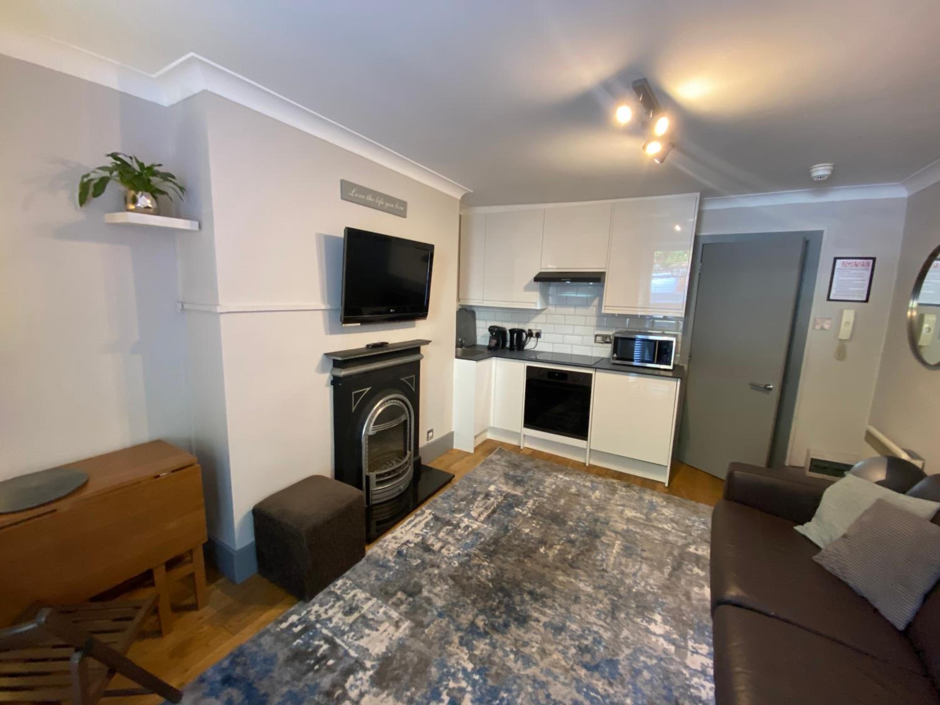 Side Sea View Apartment - Sleeps 4 photo 2