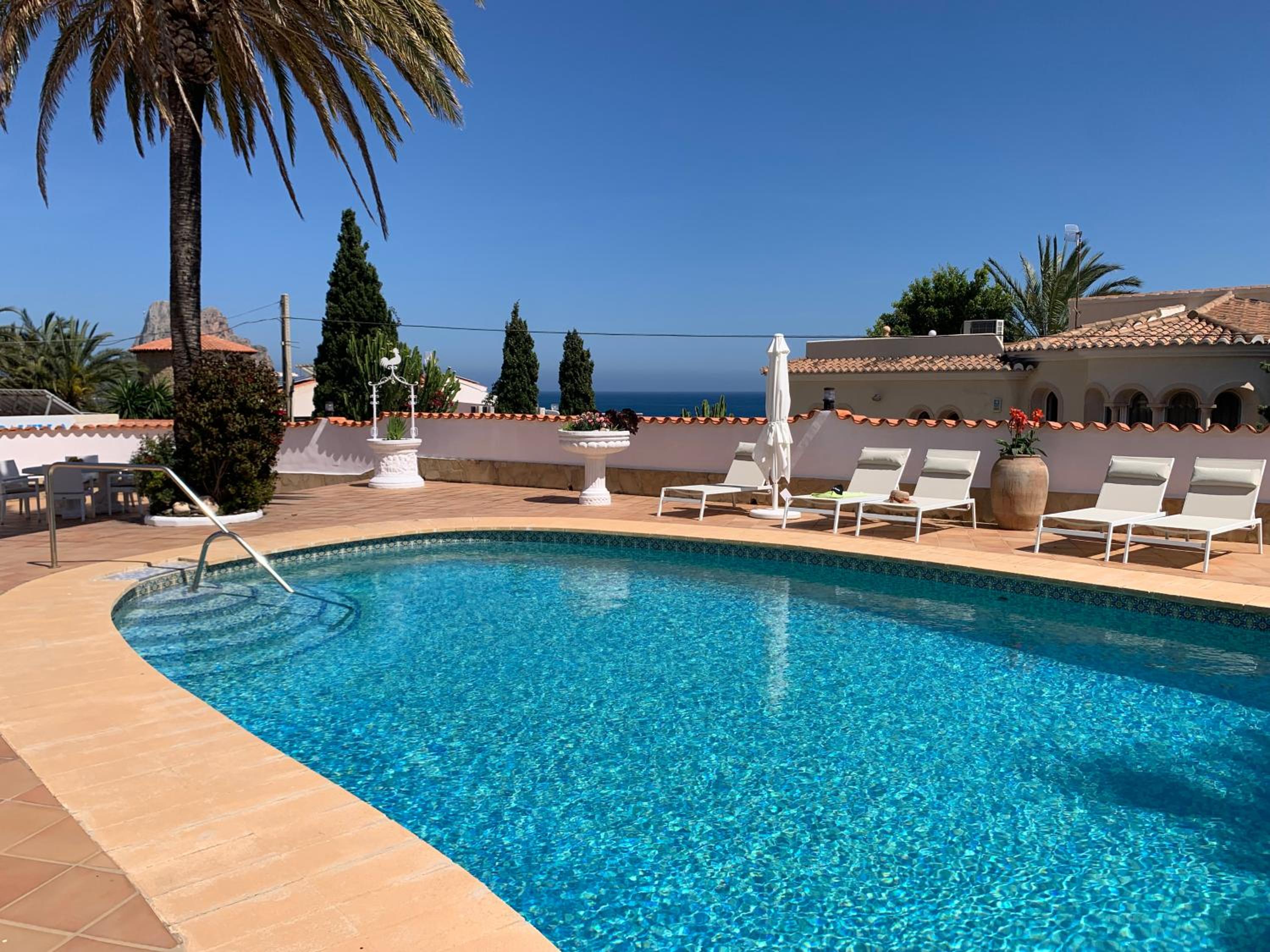 Deluxe Bungalow with Sea View - Photo 22
