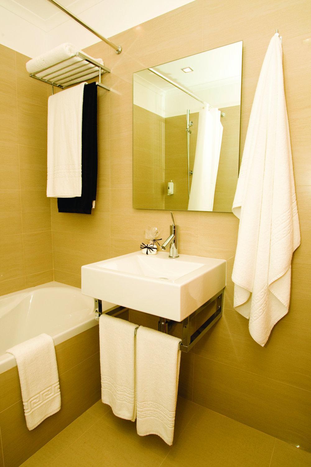 Double or Twin Room - Photo 2