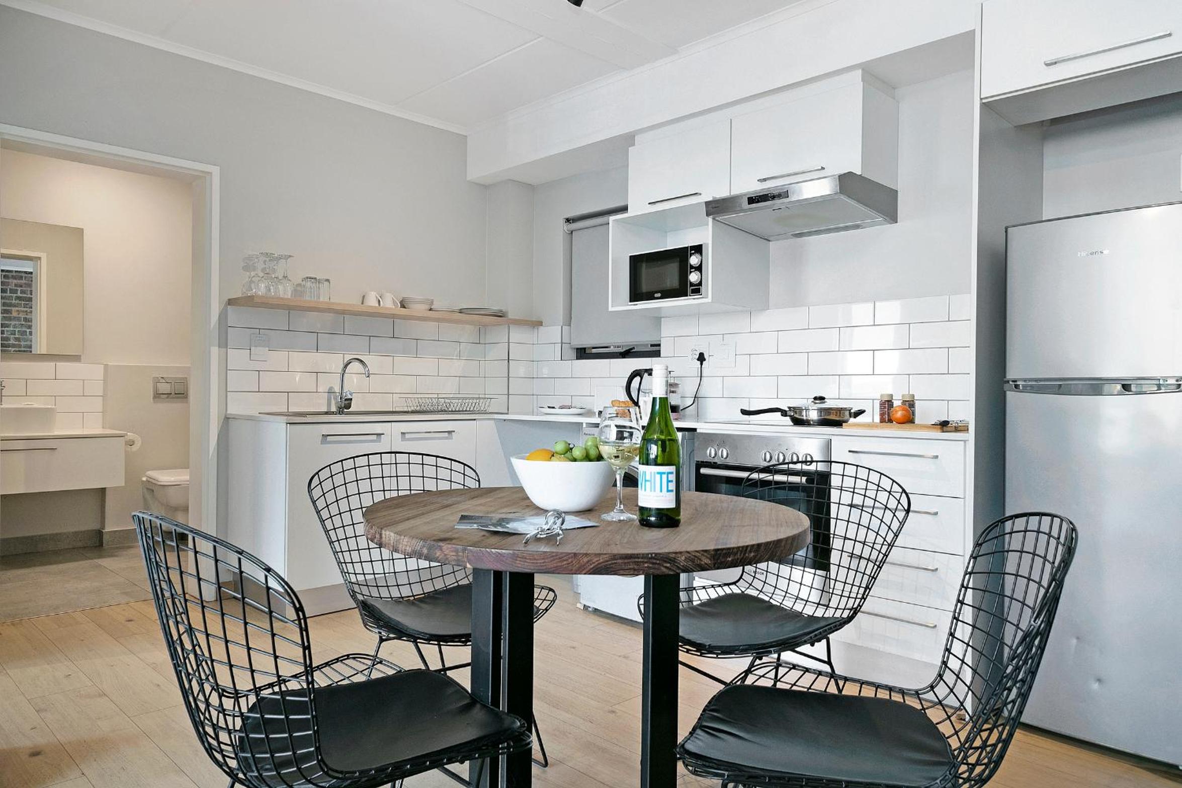 One-Bedroom Apartment, photo 7