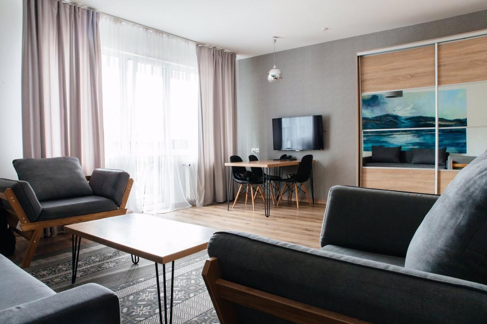 Two-Bedroom Suite with Mountain View photo 2