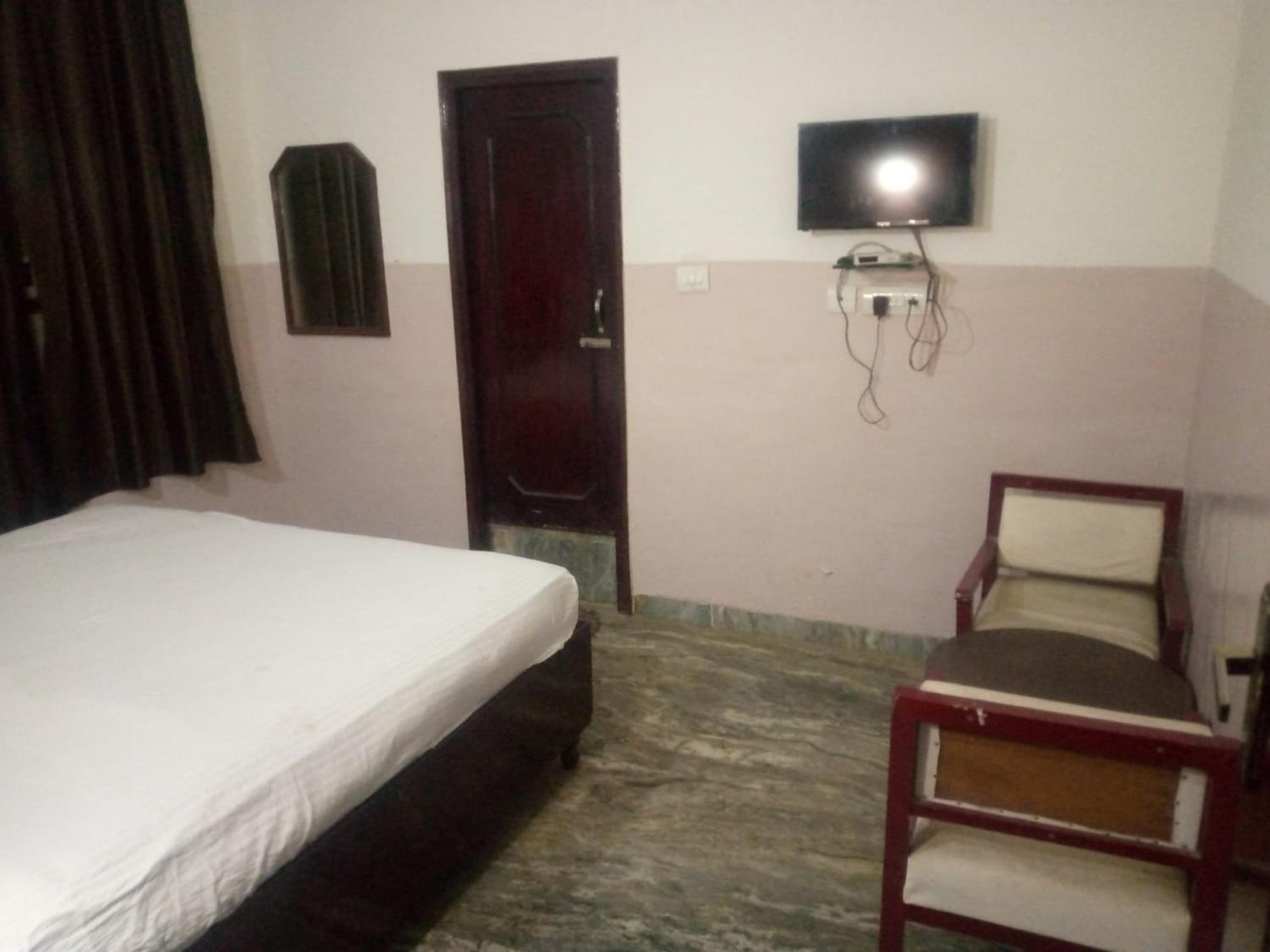 Budget Double Room photo 1