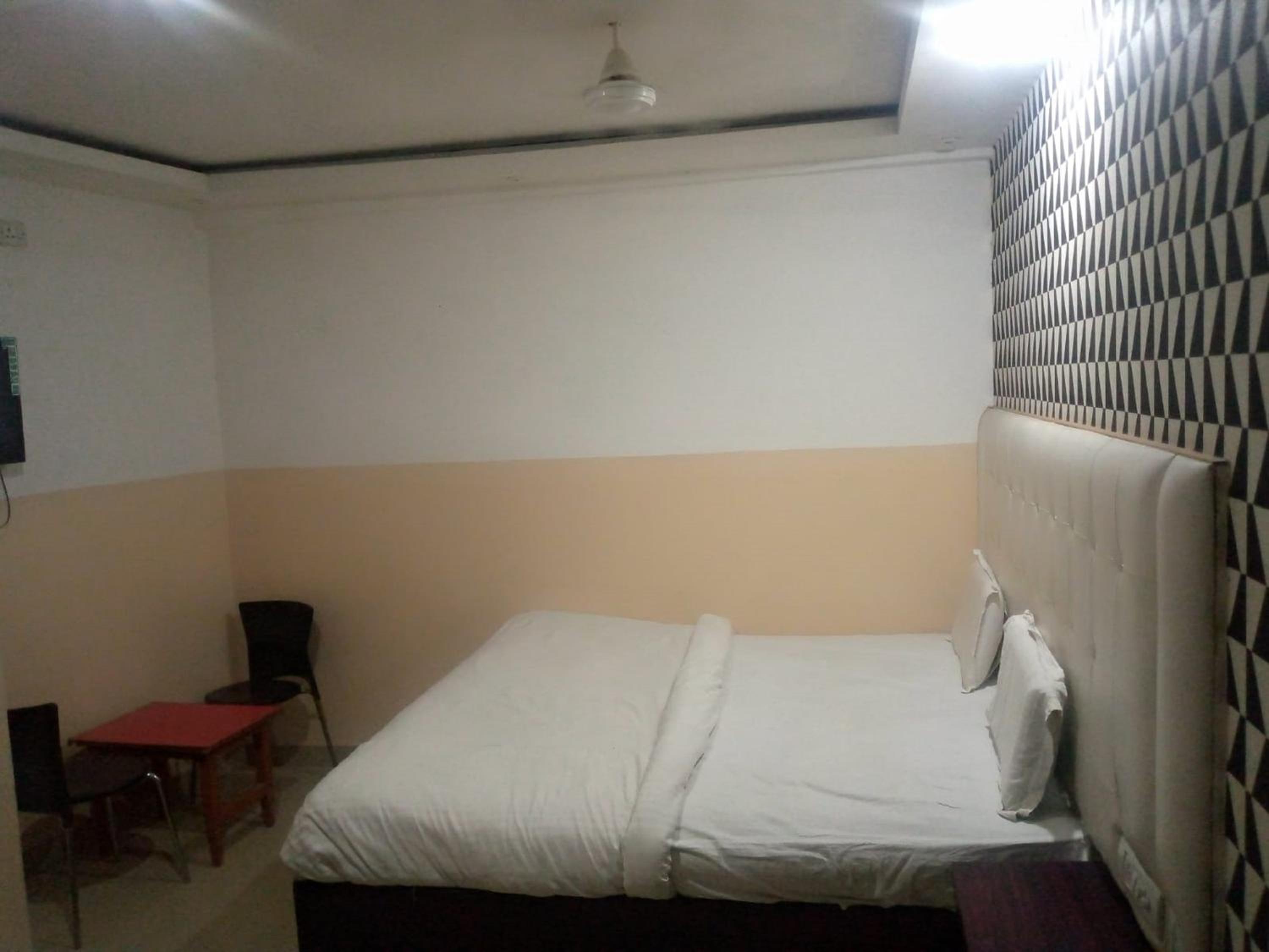 Budget Double Room photo 2