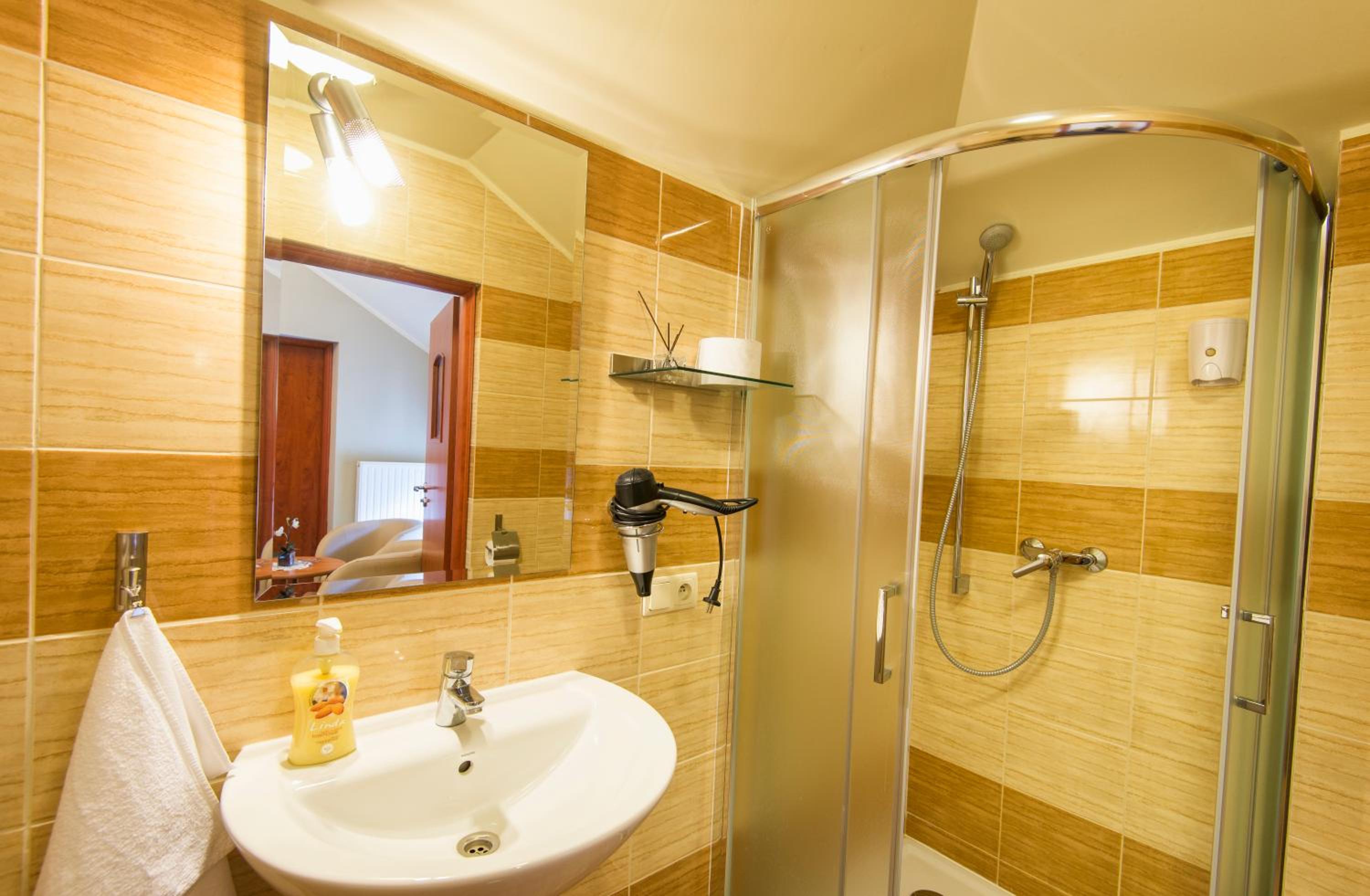 Deluxe Double Room - Photo 2