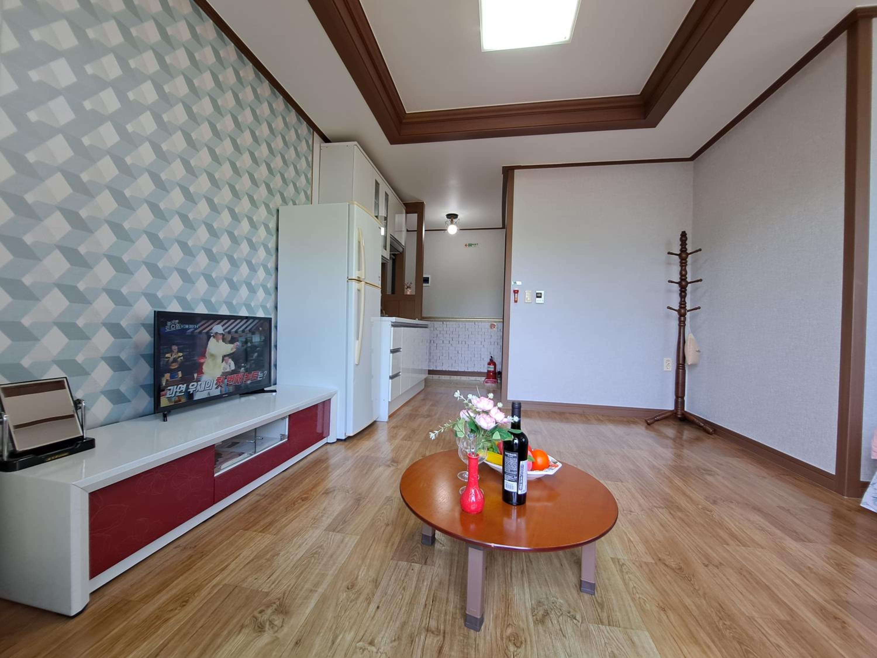 Double Room with Park View - Photo 3