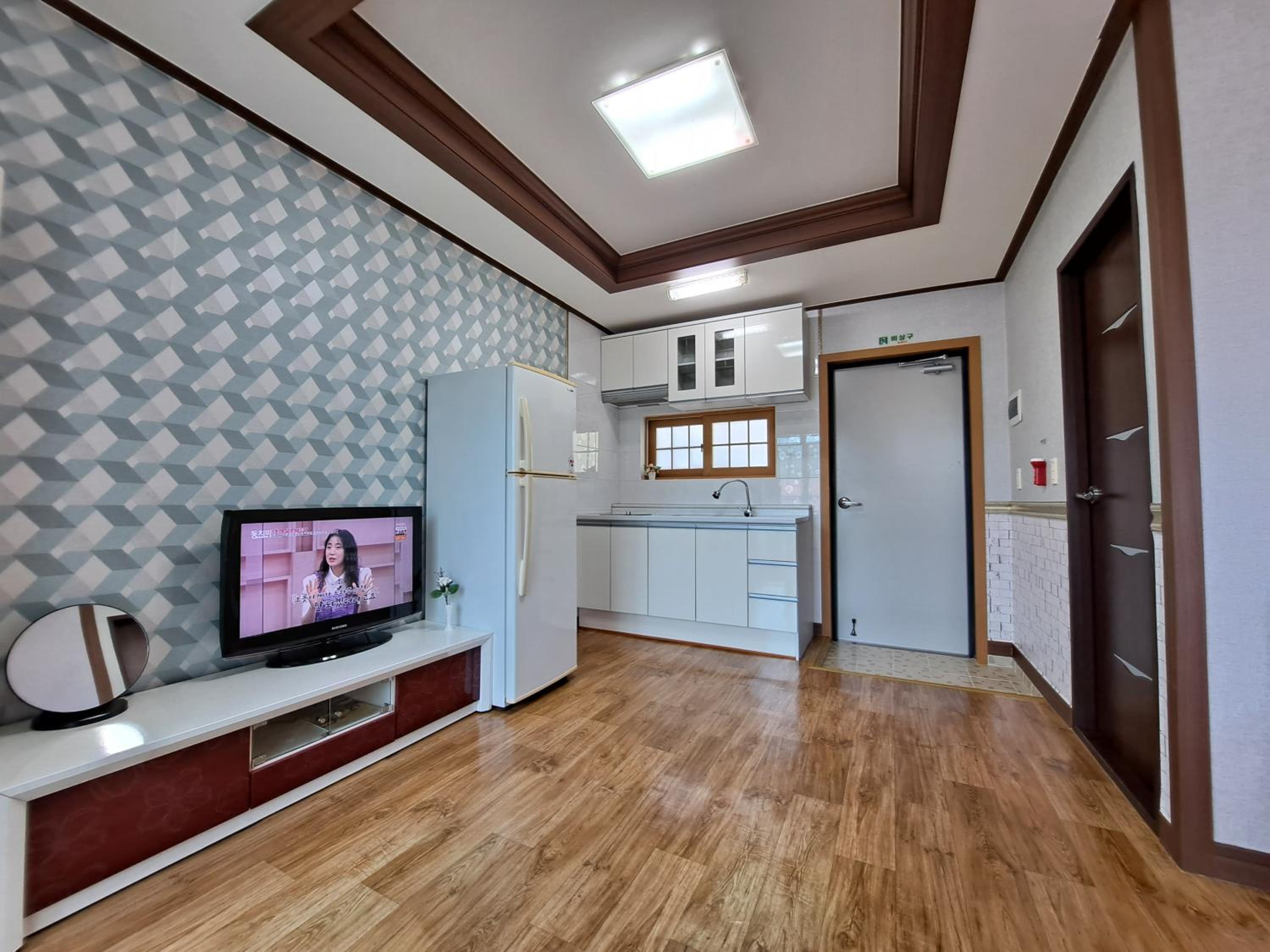 Double Room with Park View - Photo 4