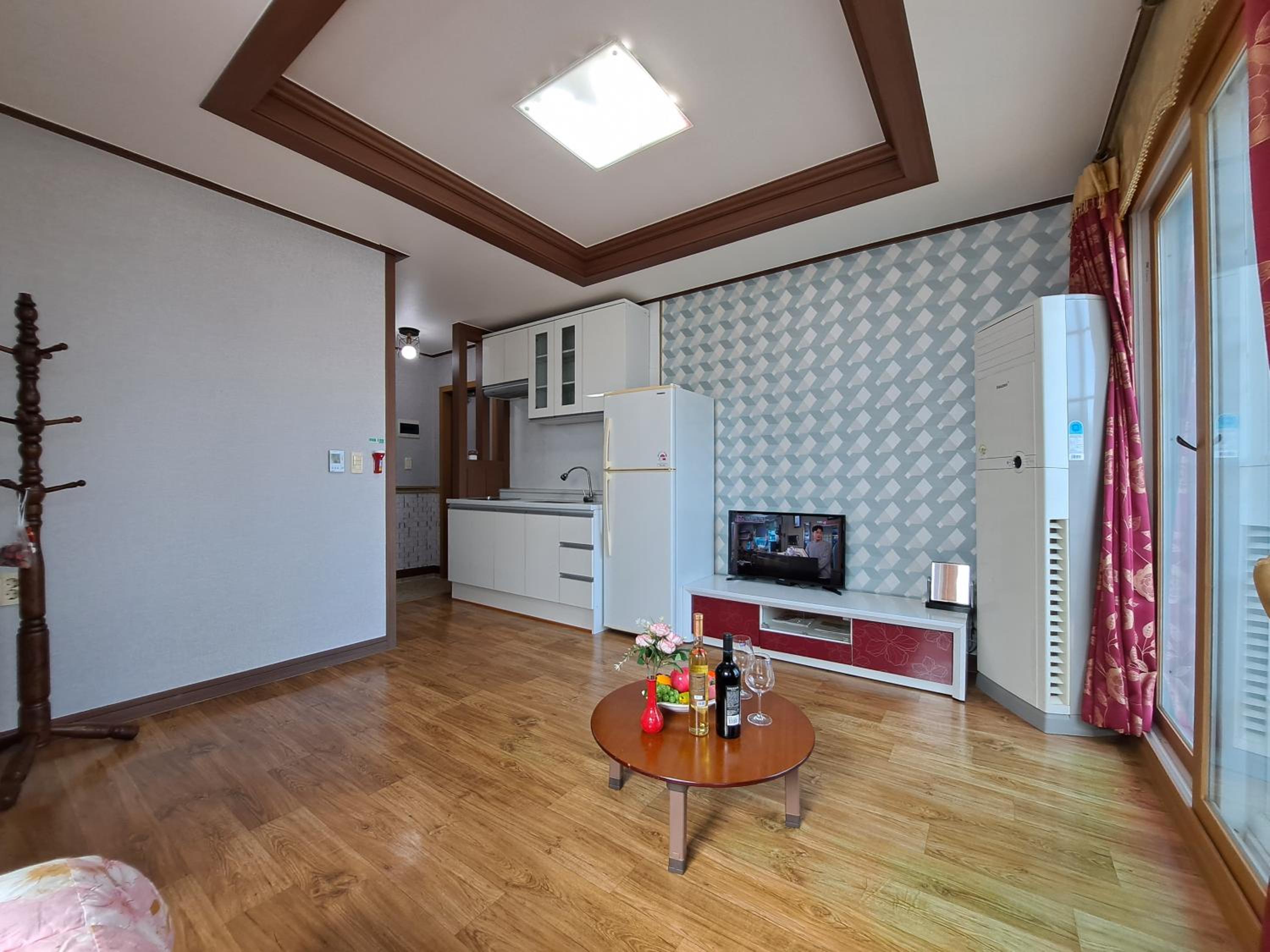 Double Room with Park View - Photo 17