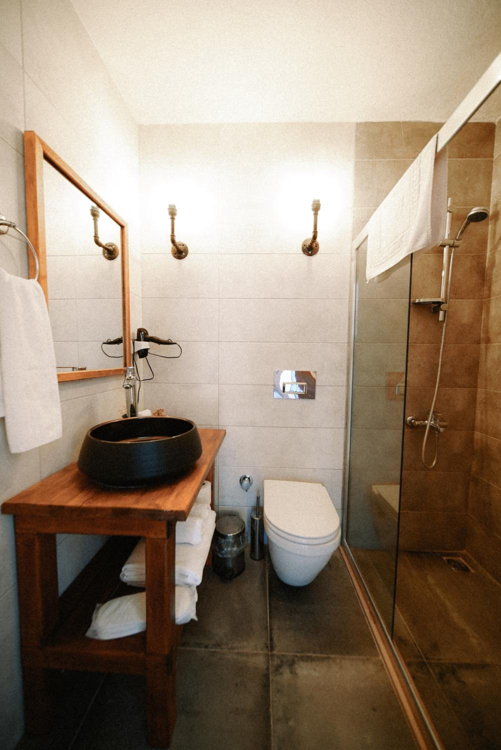 Deluxe Room - Photo 5