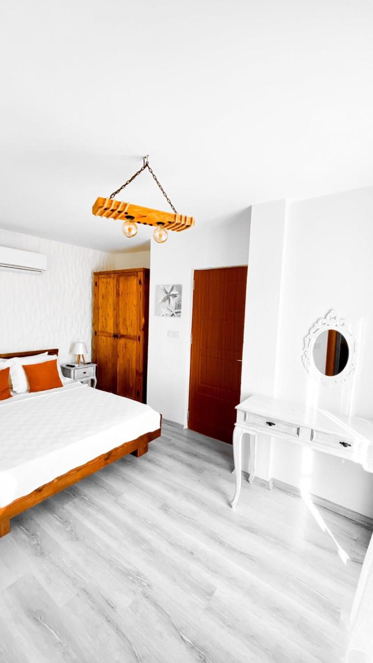 Economy Double Room - Photo 8