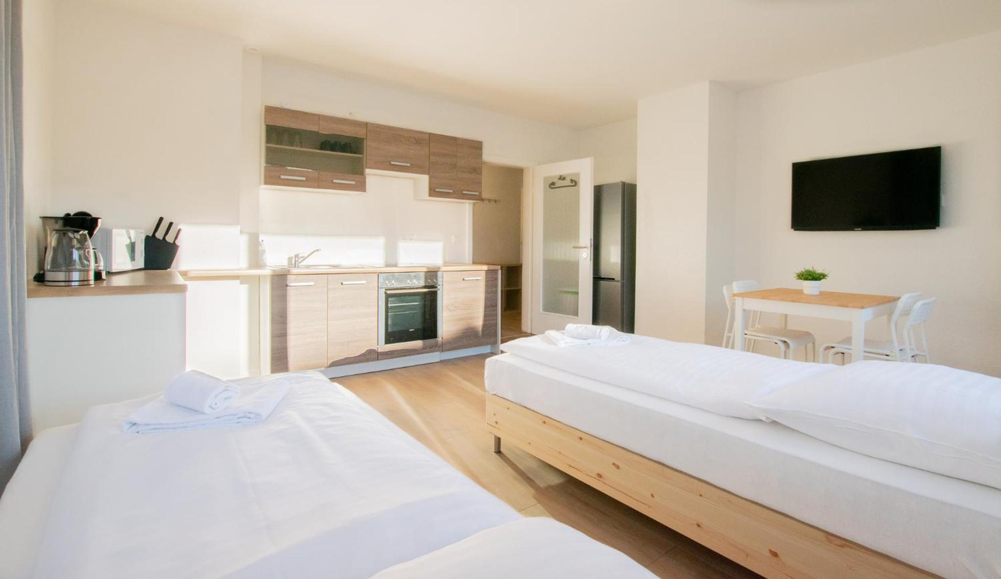 Studio Apartment - Photo 1