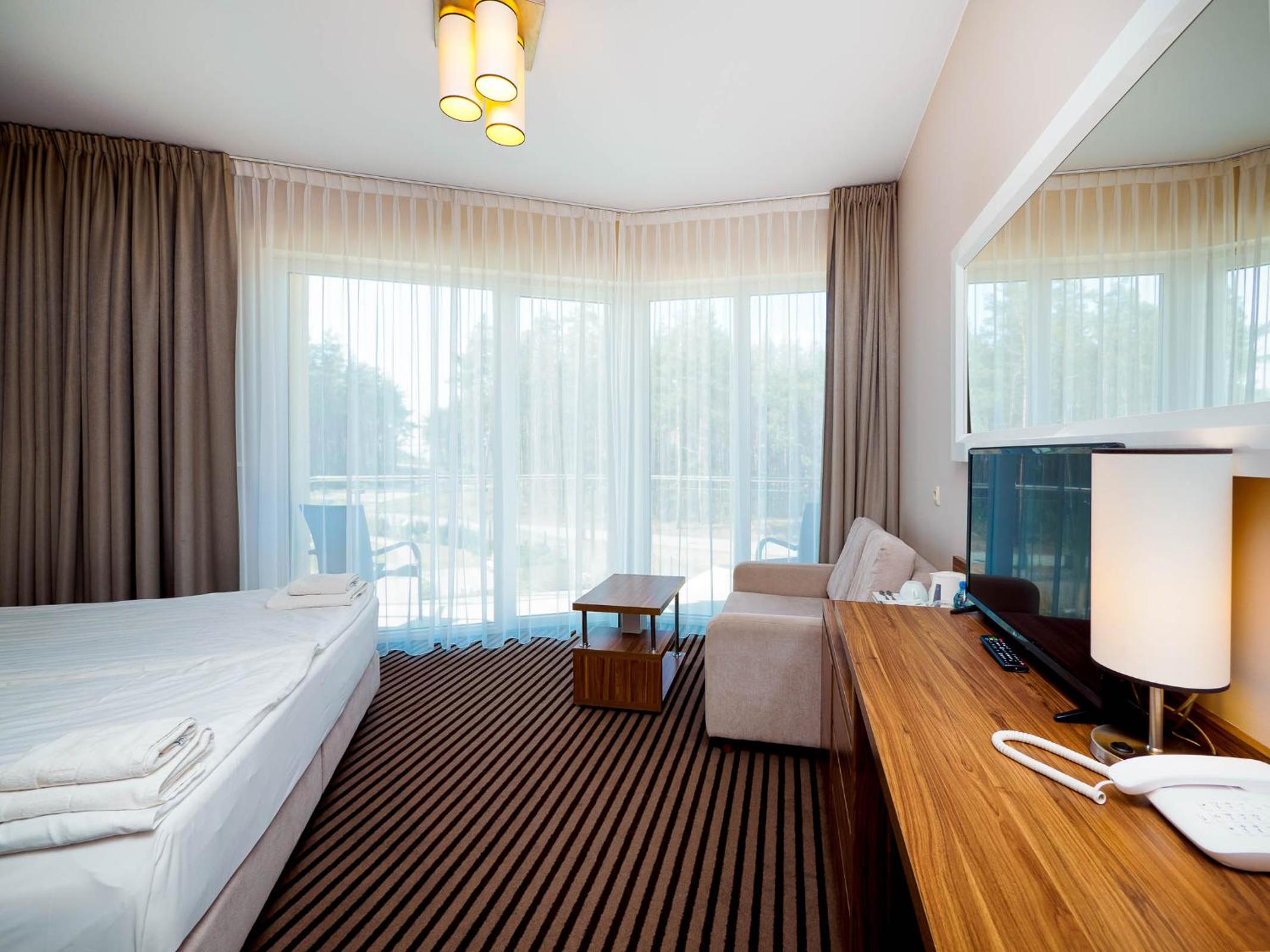 Deluxe Twin or Double Room with Balcony and Forest View - Photo 27