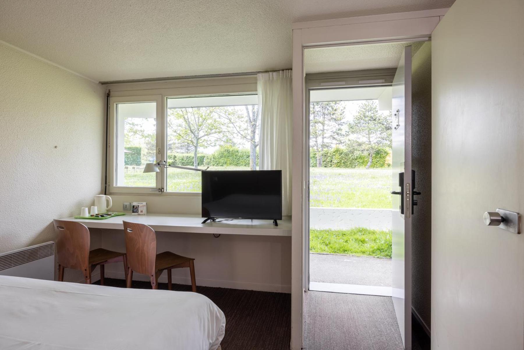 Double Room with One Double Bed - Photo 2