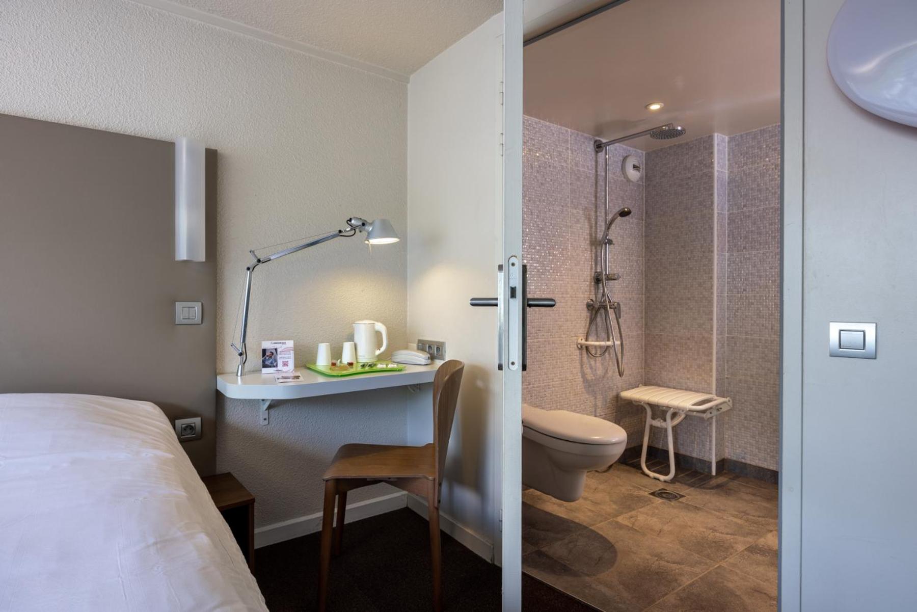 Double Room - Disability Access - Photo 3