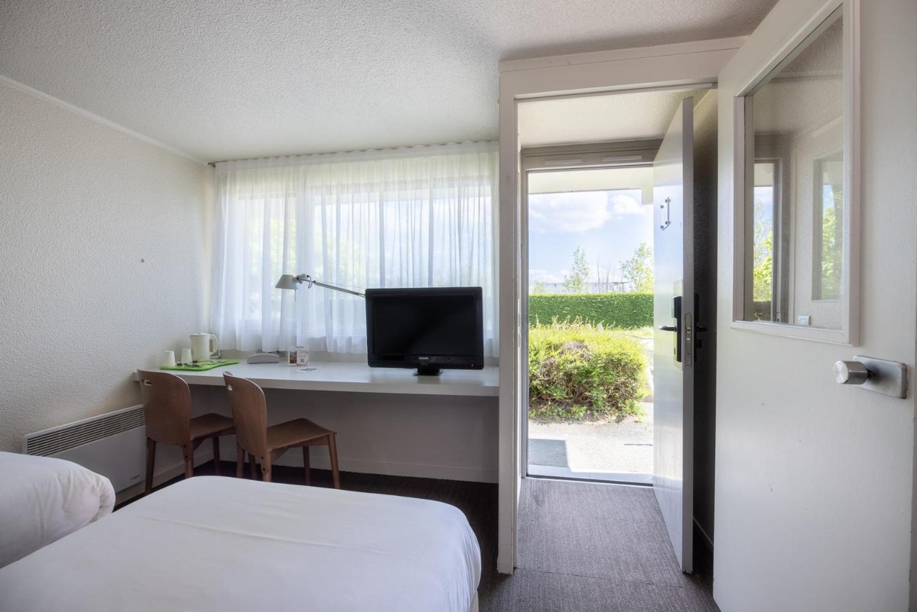 Twin Room - Photo 4