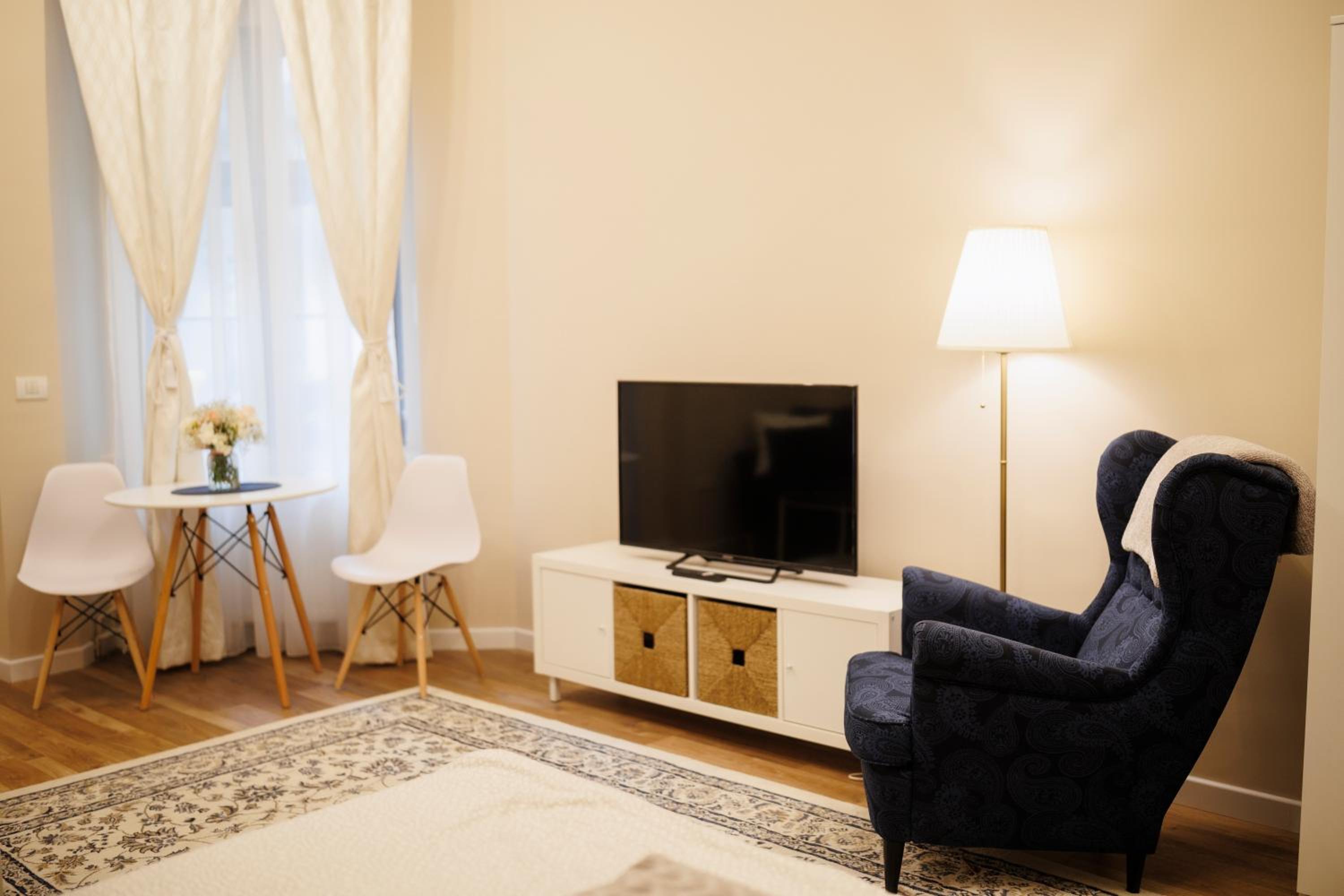 One-Bedroom Apartment - Photo 5