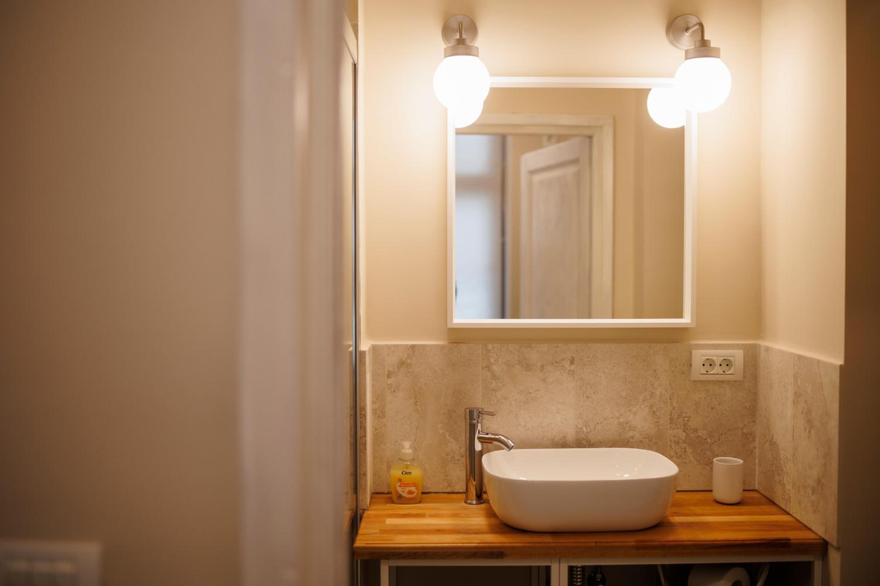 One-Bedroom Apartment - Photo 9