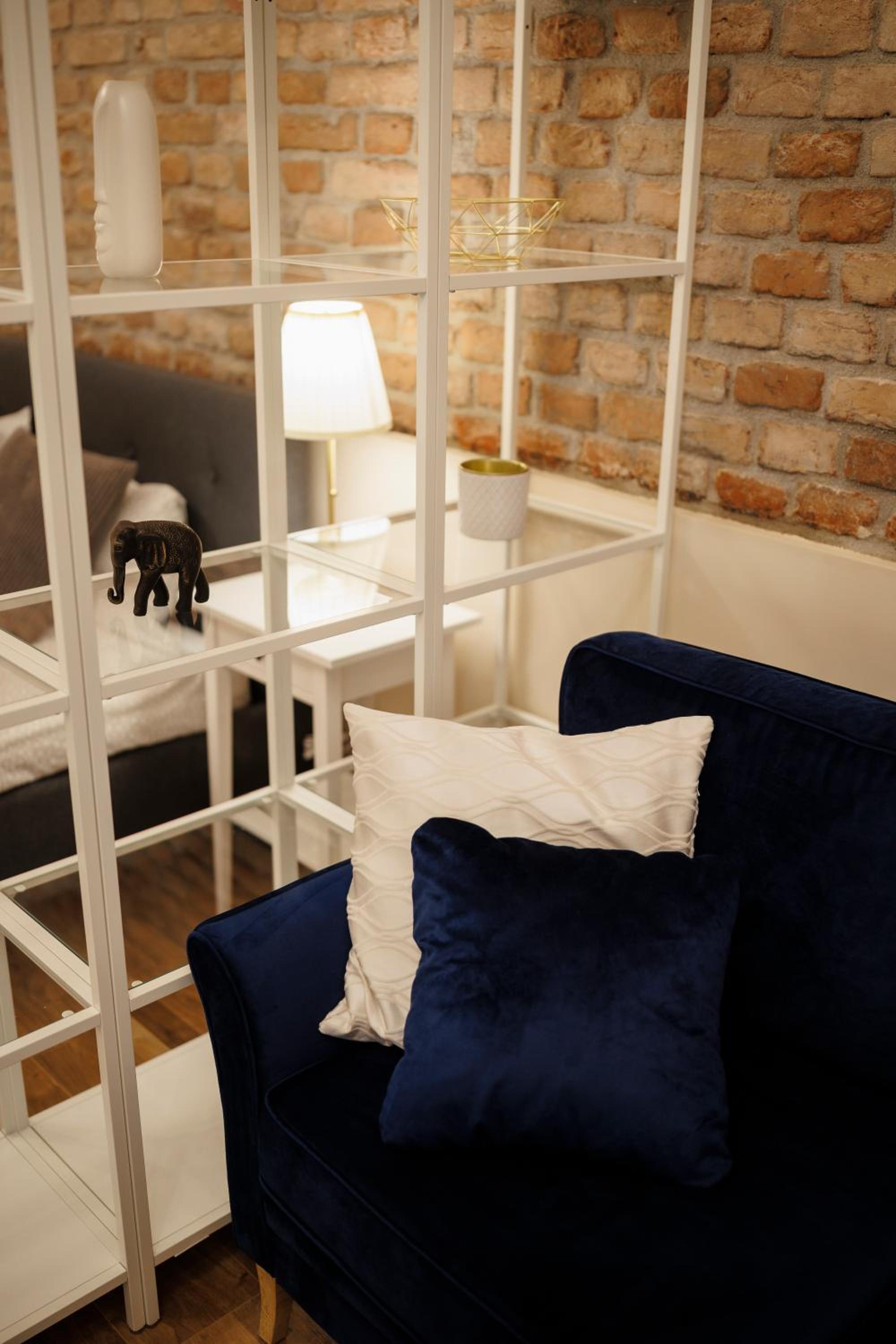 One-Bedroom Apartment - Photo 11