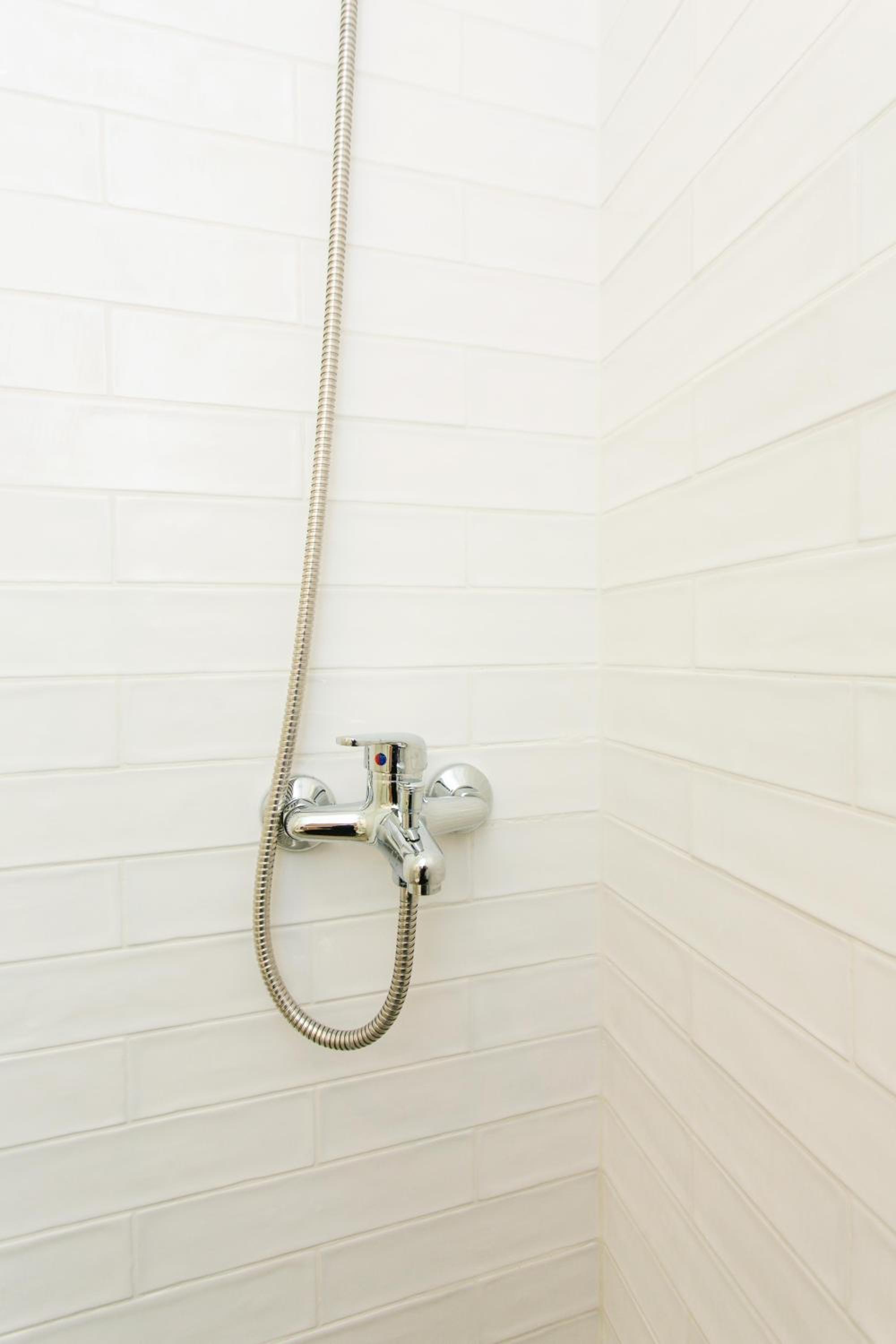 One-Bedroom Apartment - Photo 11