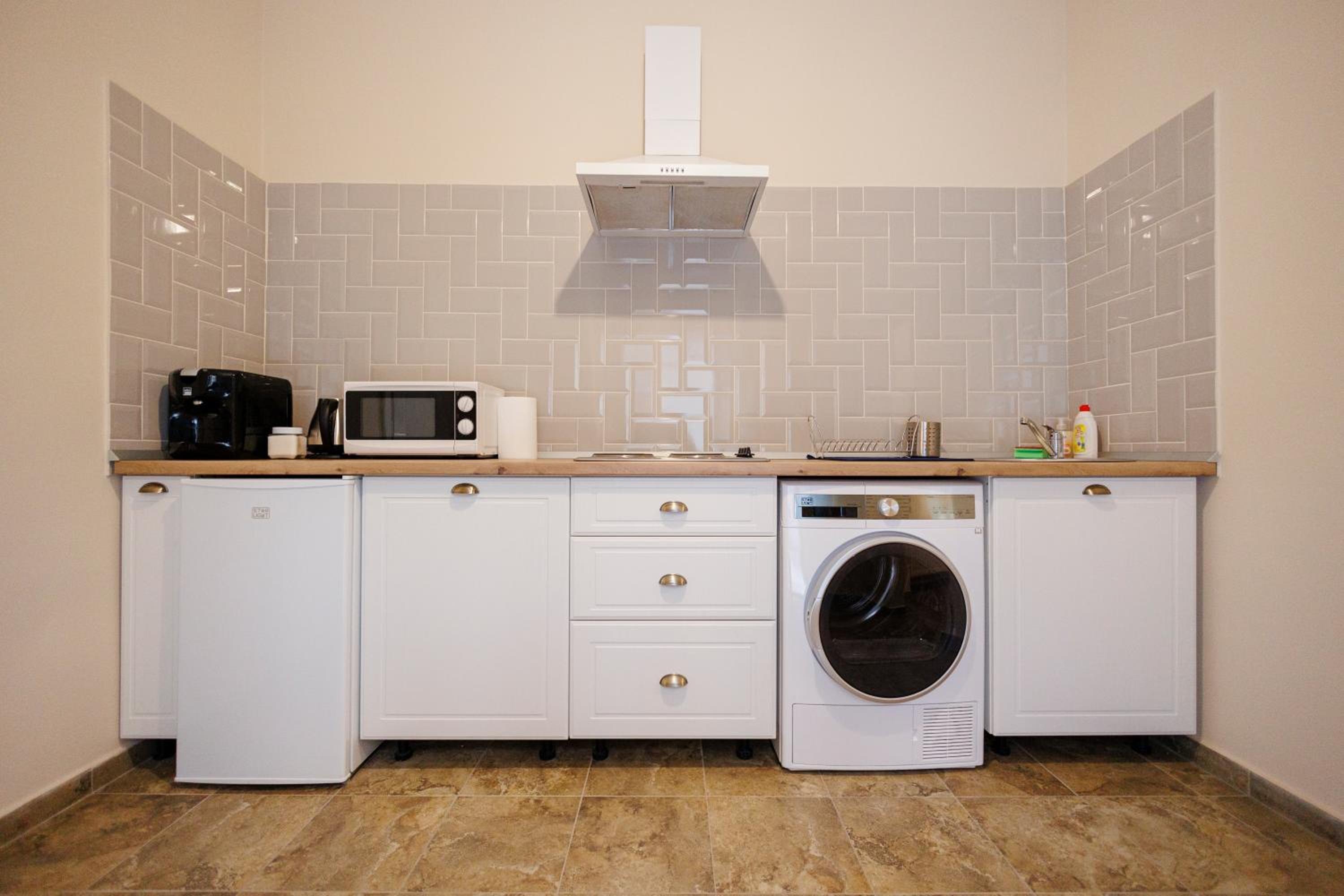 One-Bedroom Apartment - Photo 22