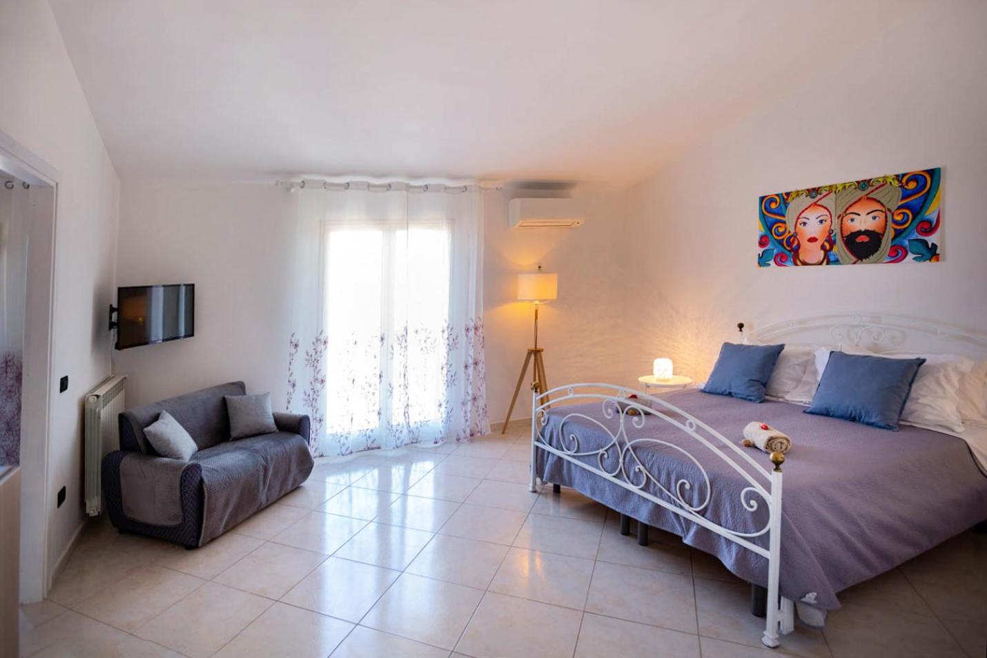 One-Bedroom Apartment - Photo 9