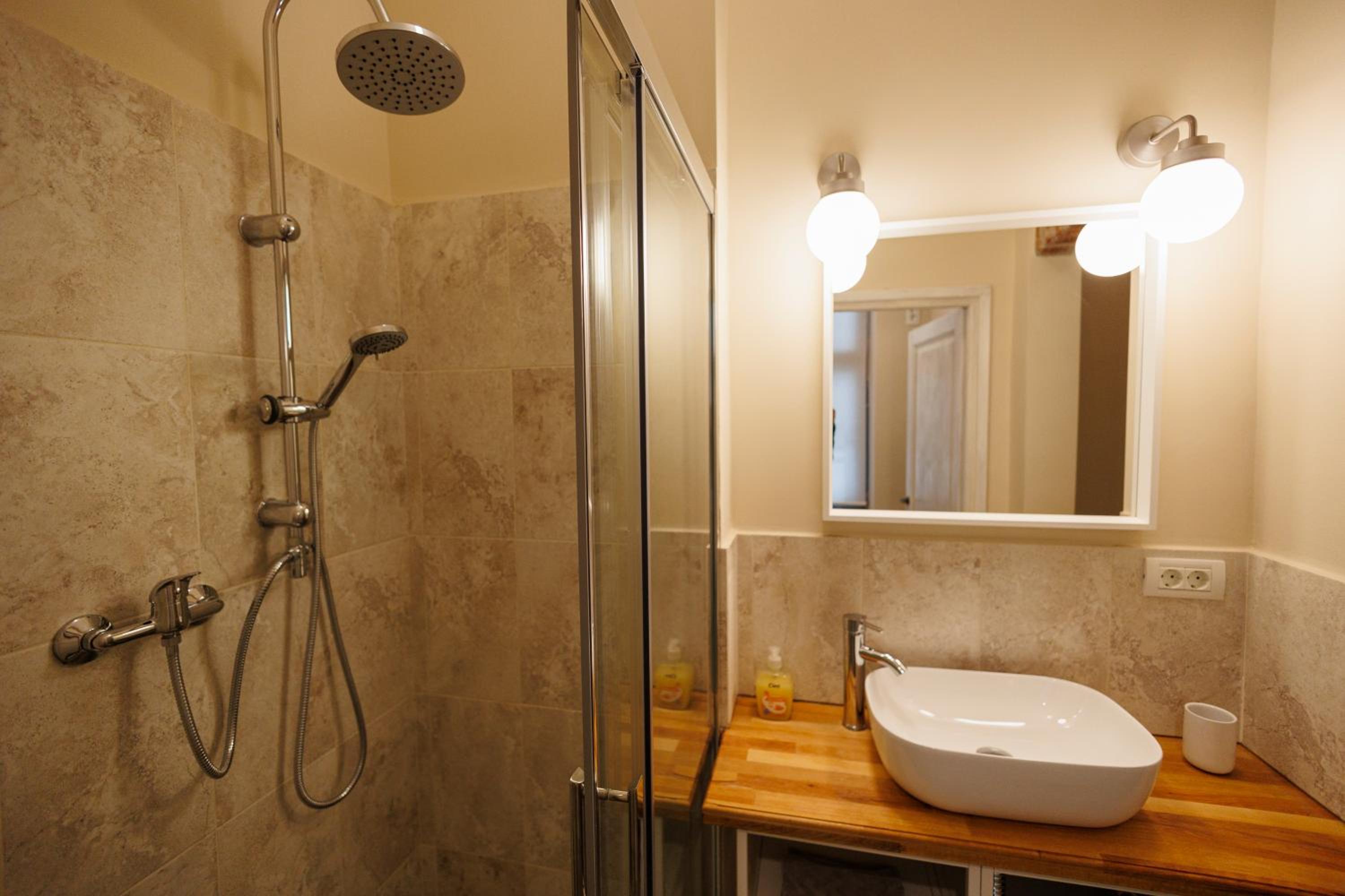 One-Bedroom Apartment - Photo 25