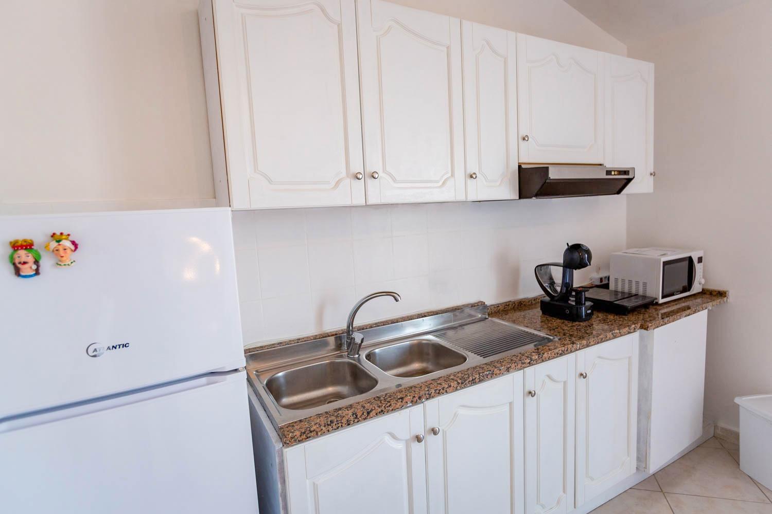 One-Bedroom Apartment - Photo 11