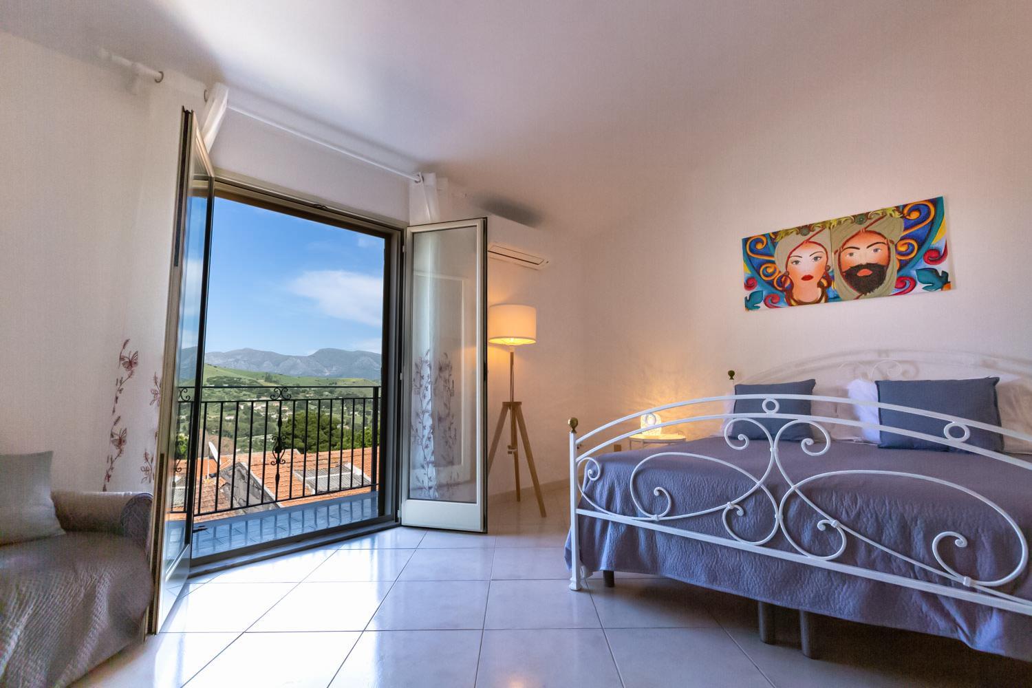 One-Bedroom Apartment - Photo 32