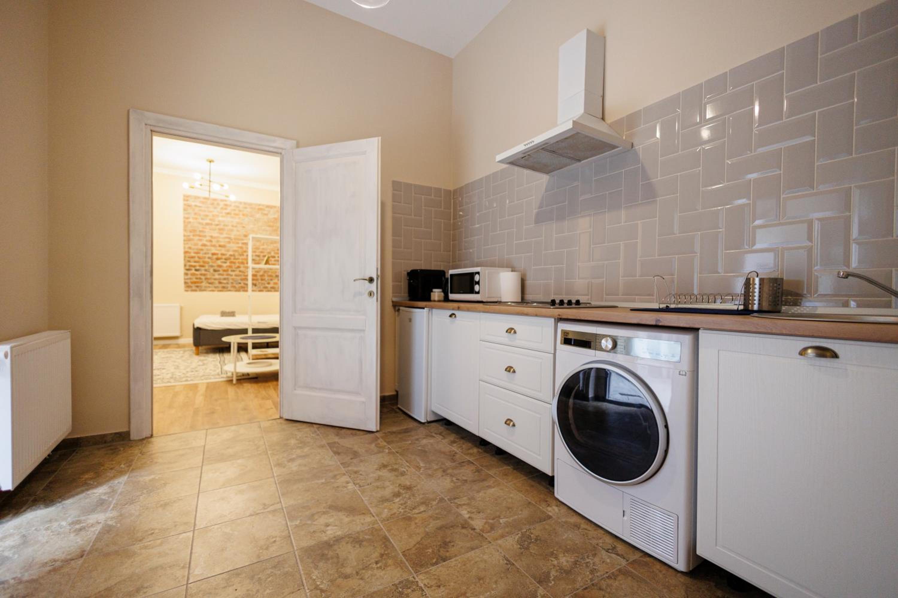 One-Bedroom Apartment - Photo 26