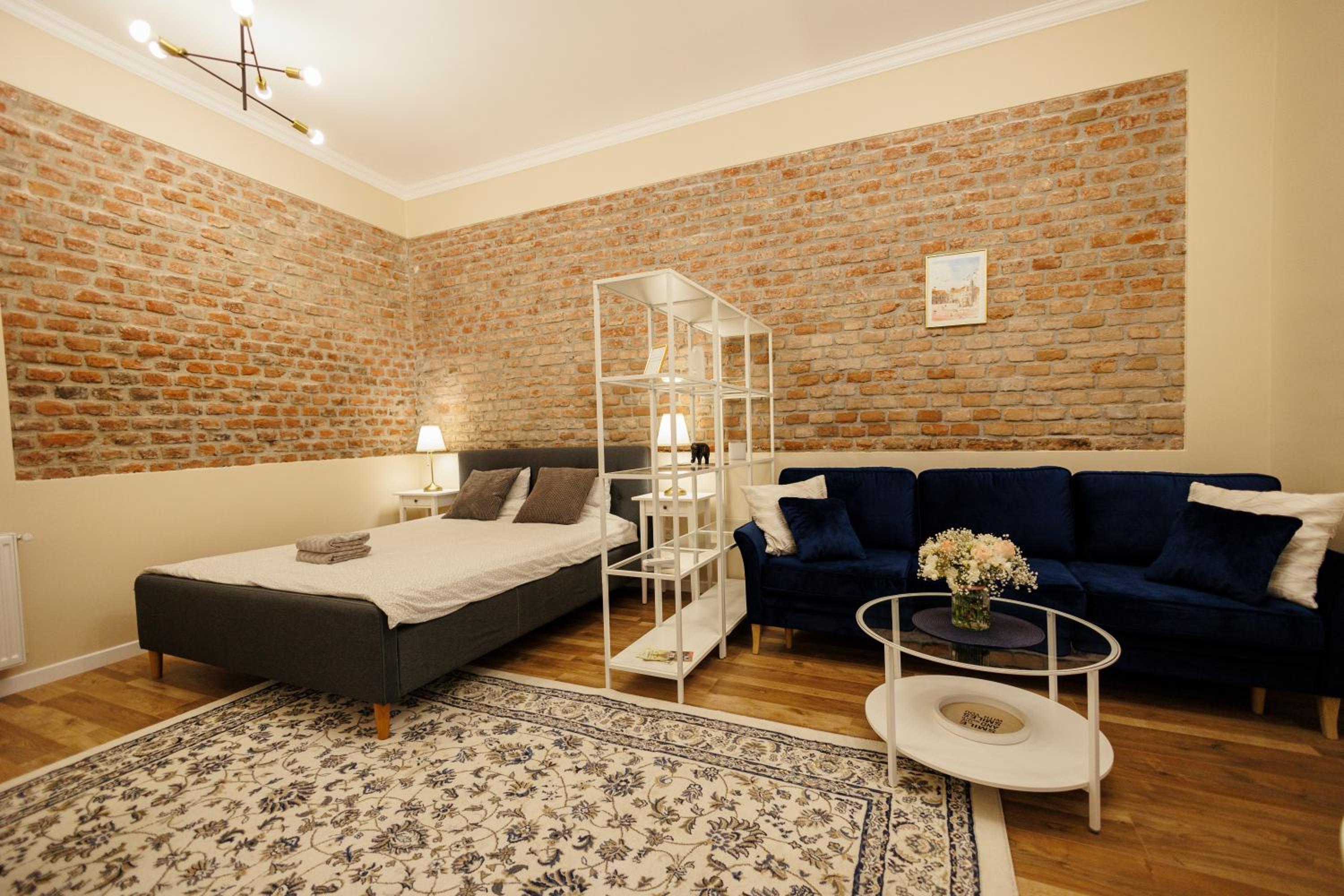 One-Bedroom Apartment - Photo 29