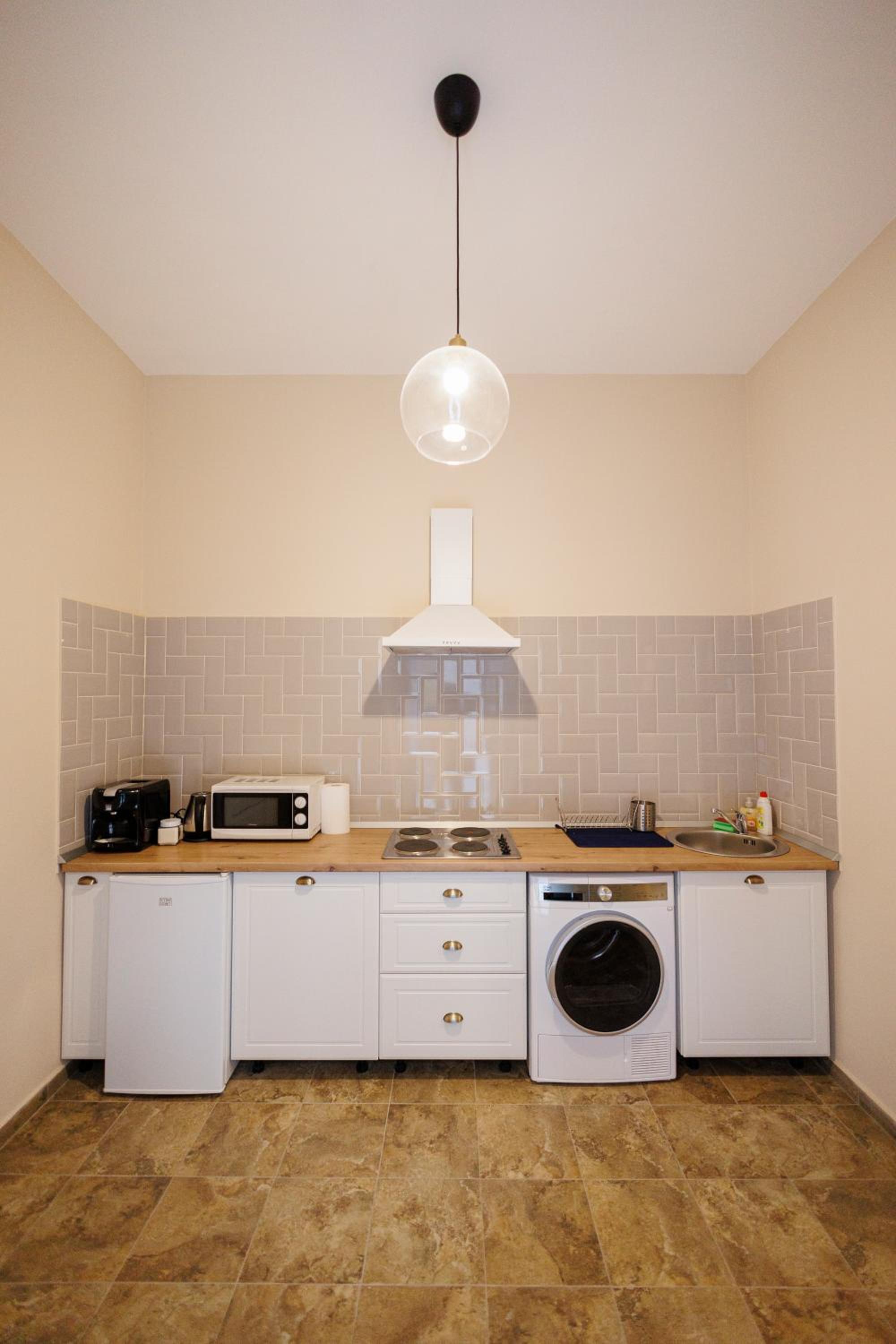 One-Bedroom Apartment - Photo 31