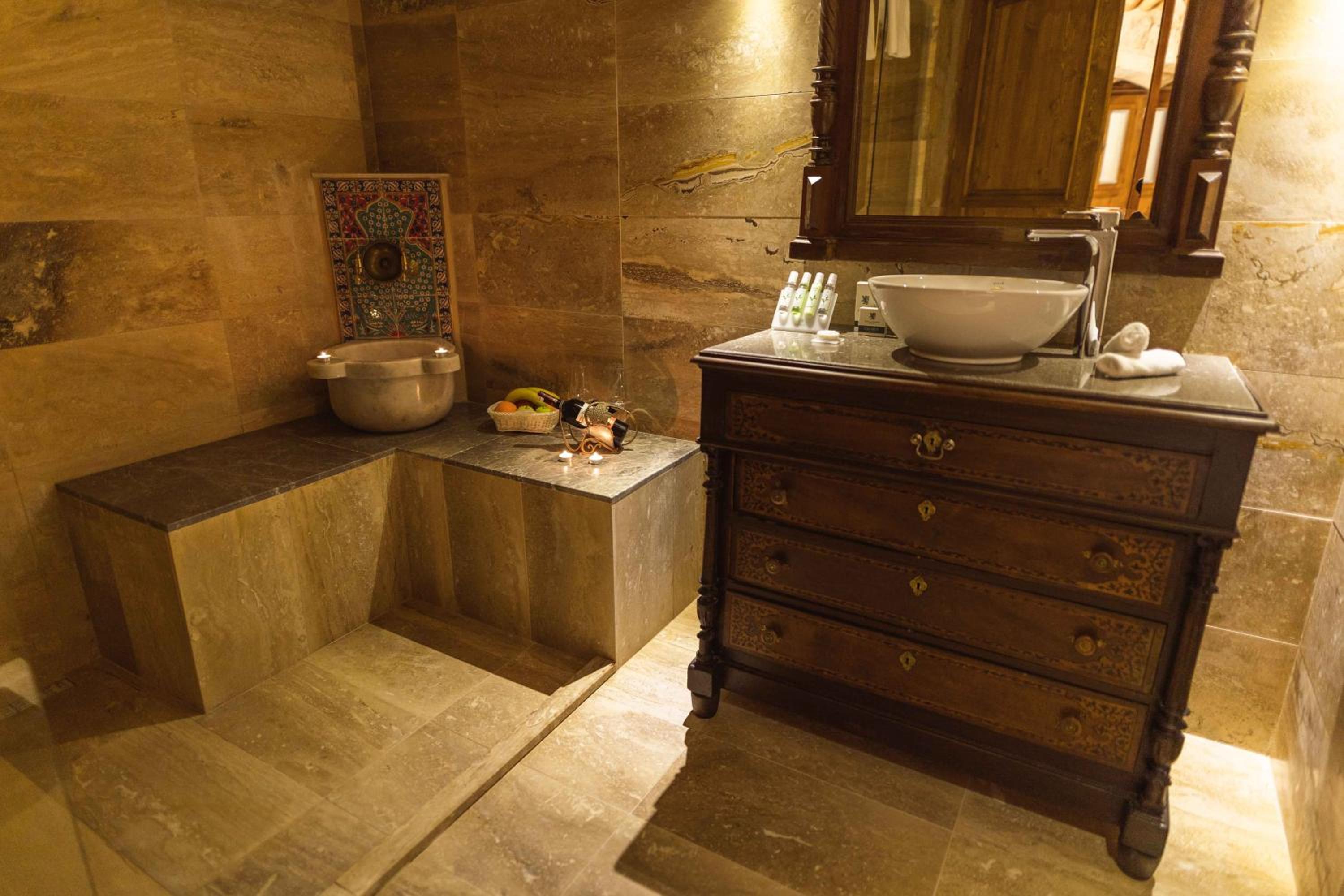 Deluxe Room - Photo 12