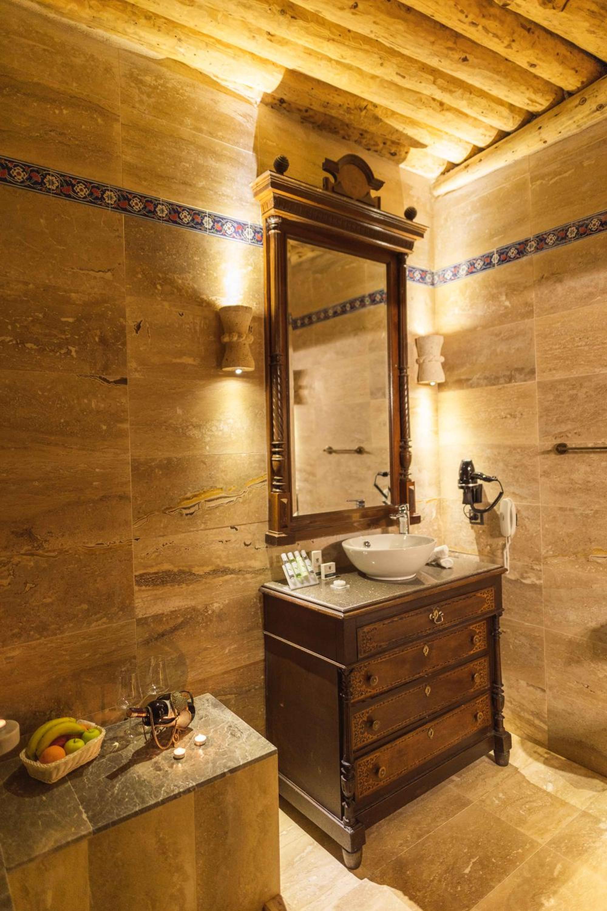 Deluxe Room - Photo 11