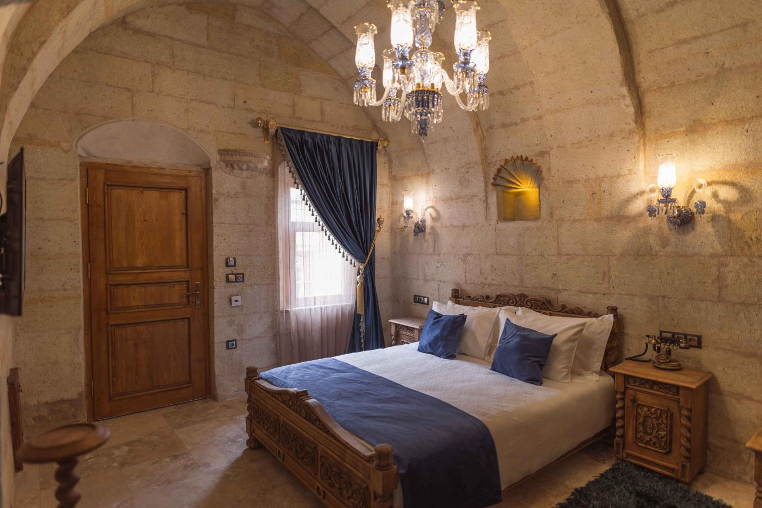 Deluxe Room - Photo 7