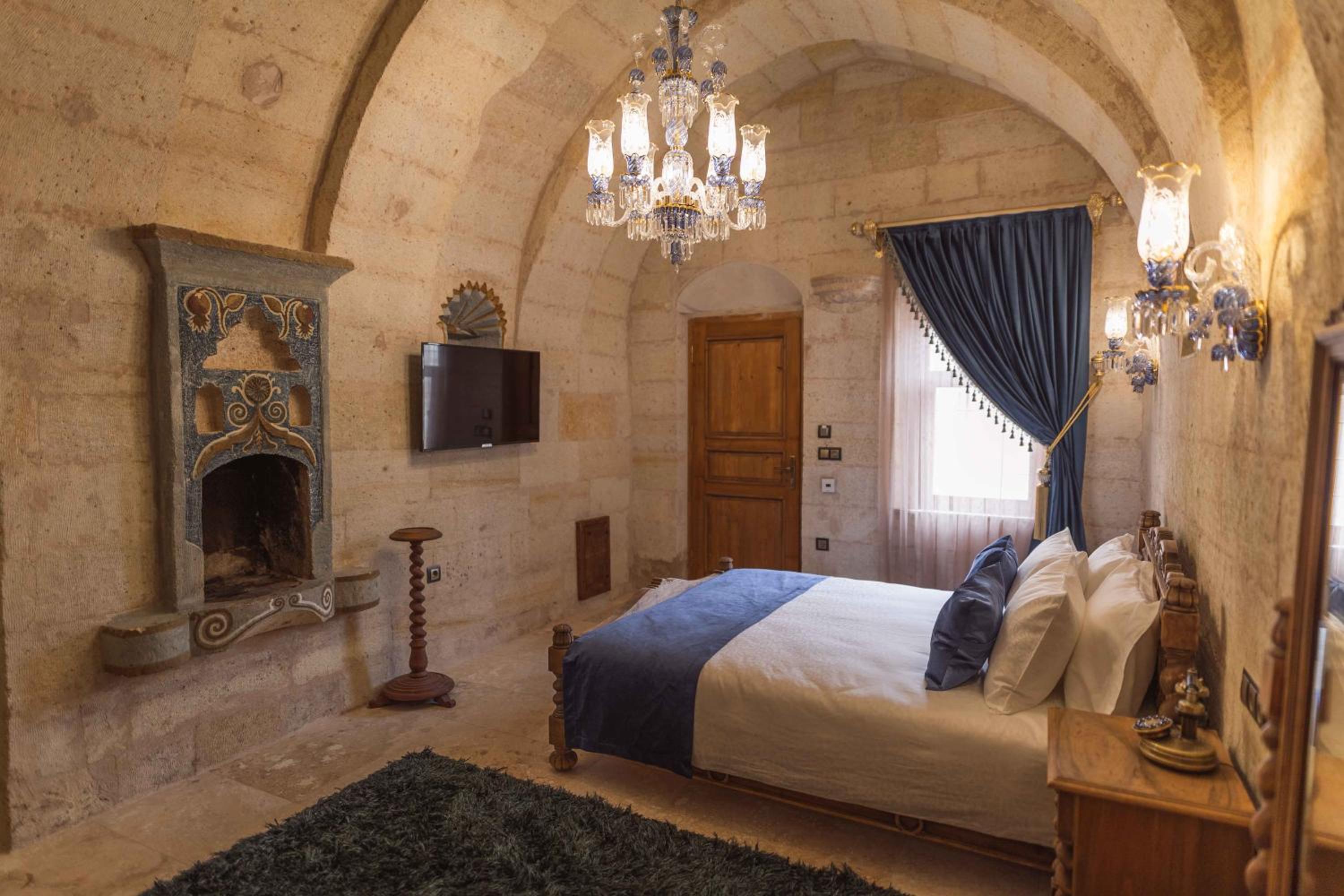 Deluxe Room - Photo 9
