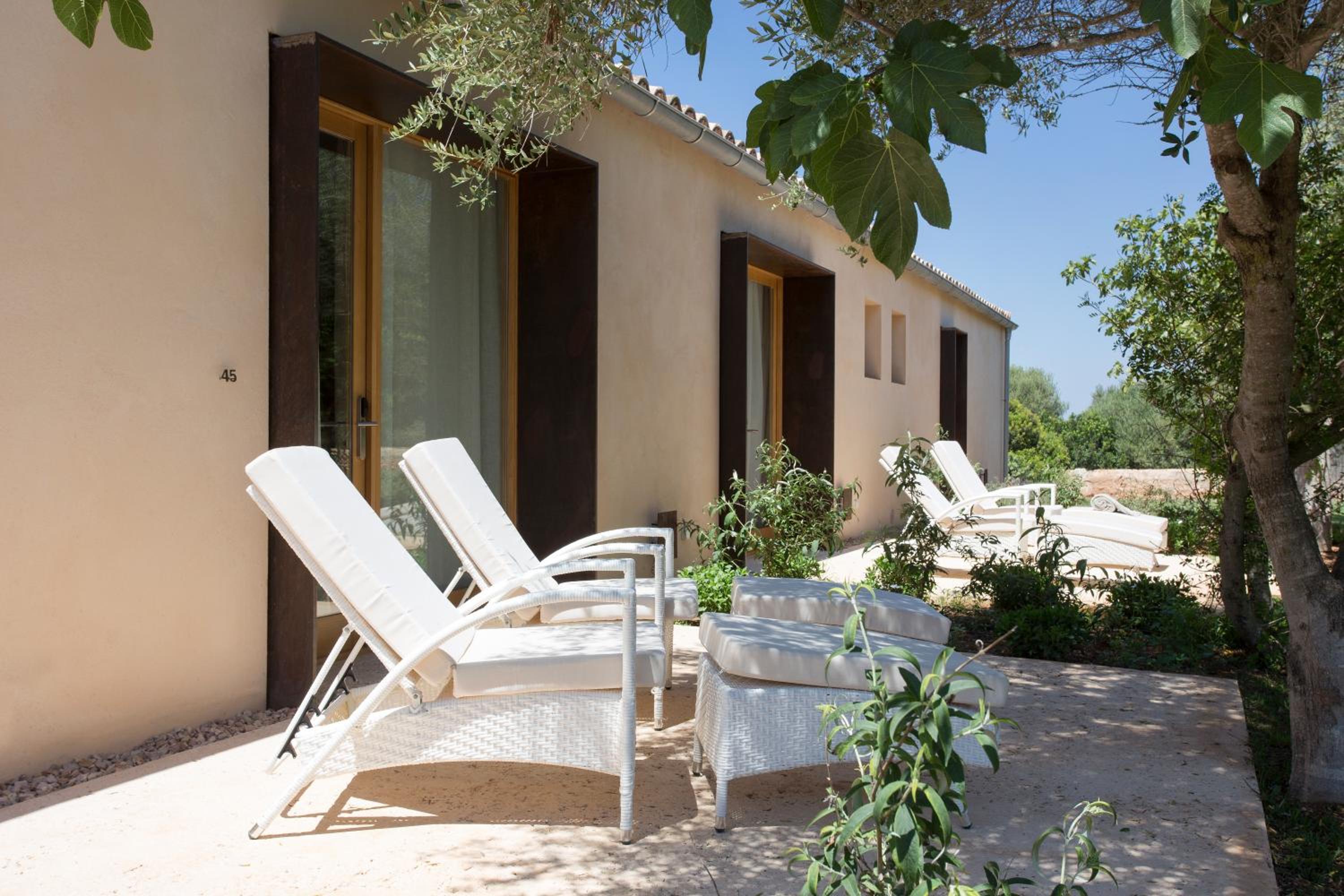 Deluxe Double Room with Terrace photo 2