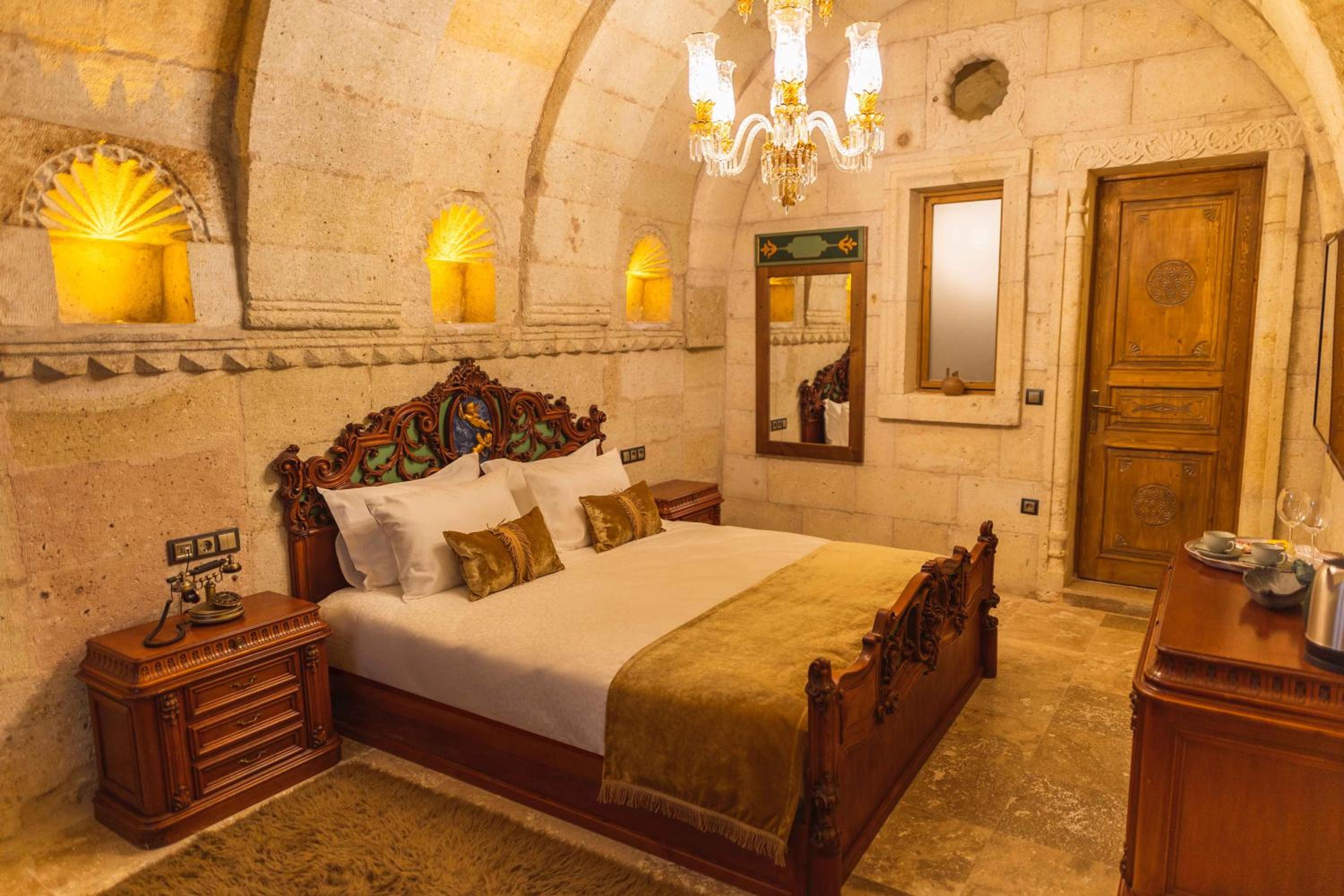 Deluxe King Room - Photo 42
