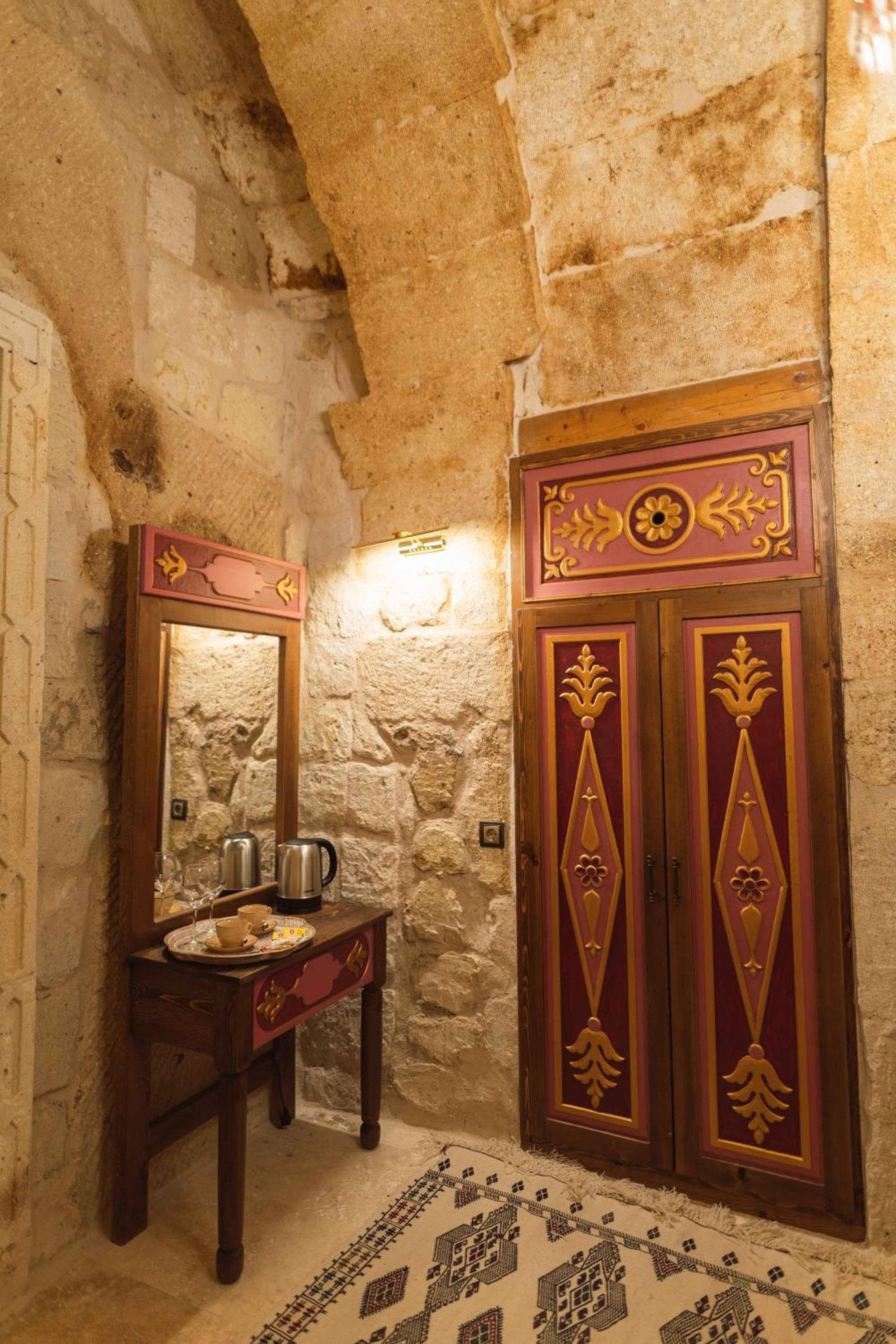 Deluxe King Room - Photo 39
