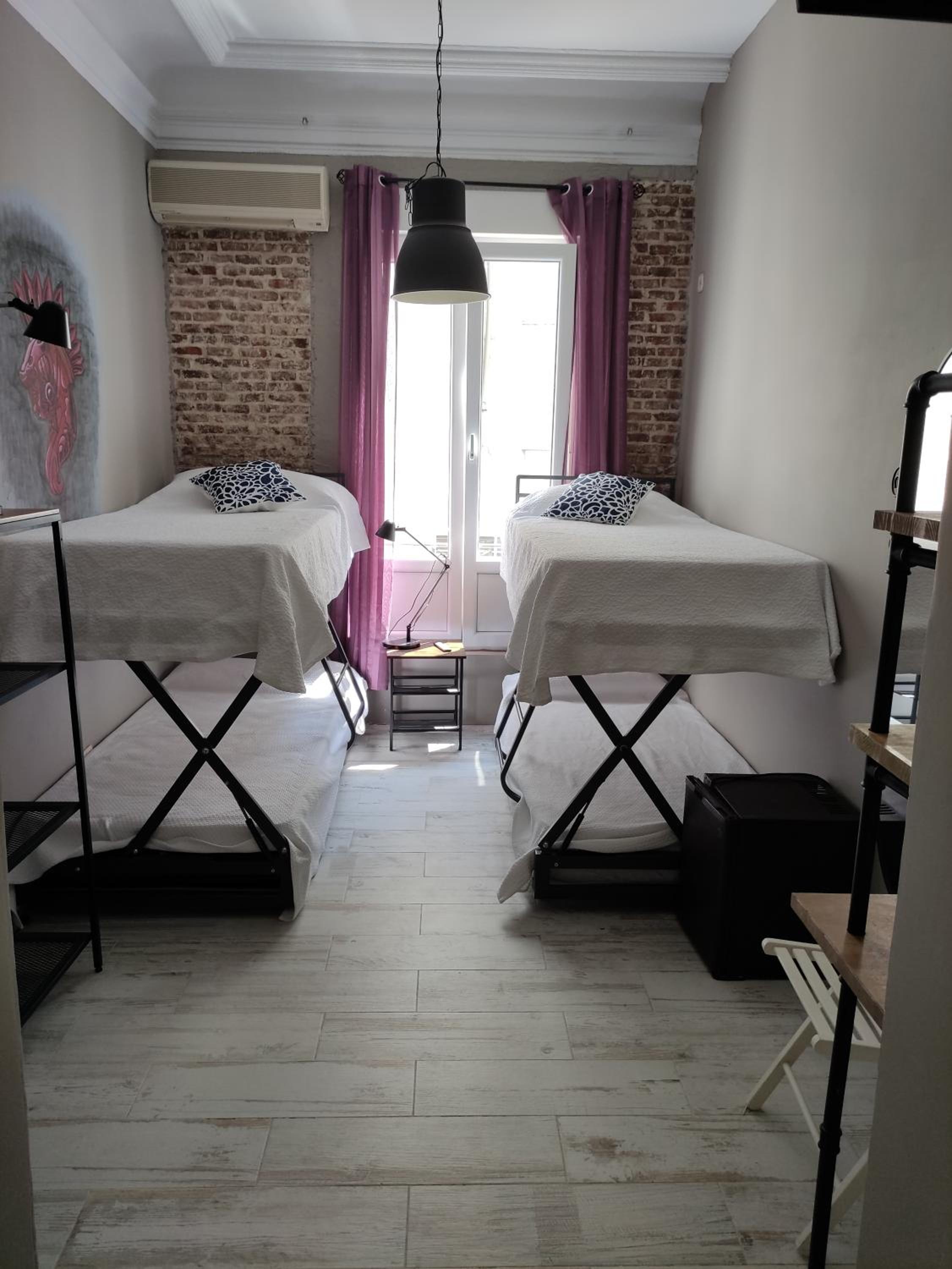 Habitación Cuádruple con Baño Privado
